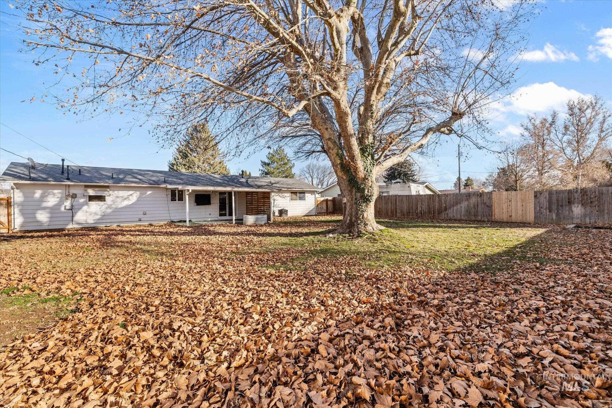 1205 Teton Avenue, Caldwell, Idaho 83605, 3 Bedrooms, 1.5 Bathrooms, Residential For Sale, Price $360,000,MLS 98975574