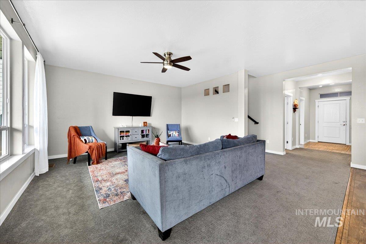 221 E Ensenada Drive, Meridian, Idaho 83646, 4 Bedrooms, 2.5 Bathrooms, Residential For Sale, Price $617,000,MLS 98975577