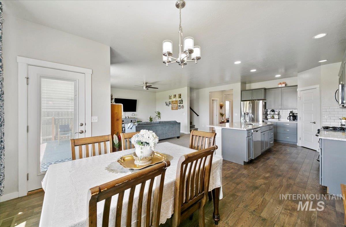 221 E Ensenada Drive, Meridian, Idaho 83642, 4 Bedrooms, 2.5 Bathrooms, Residential For Sale, Price $617,000,MLS 98975577