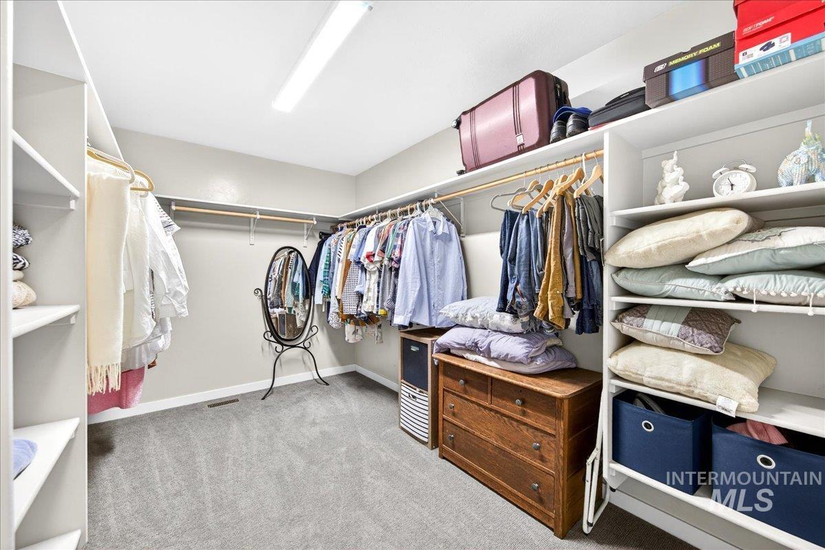 221 E Ensenada Drive, Meridian, Idaho 83646, 4 Bedrooms, 2.5 Bathrooms, Residential For Sale, Price $617,000,MLS 98975577