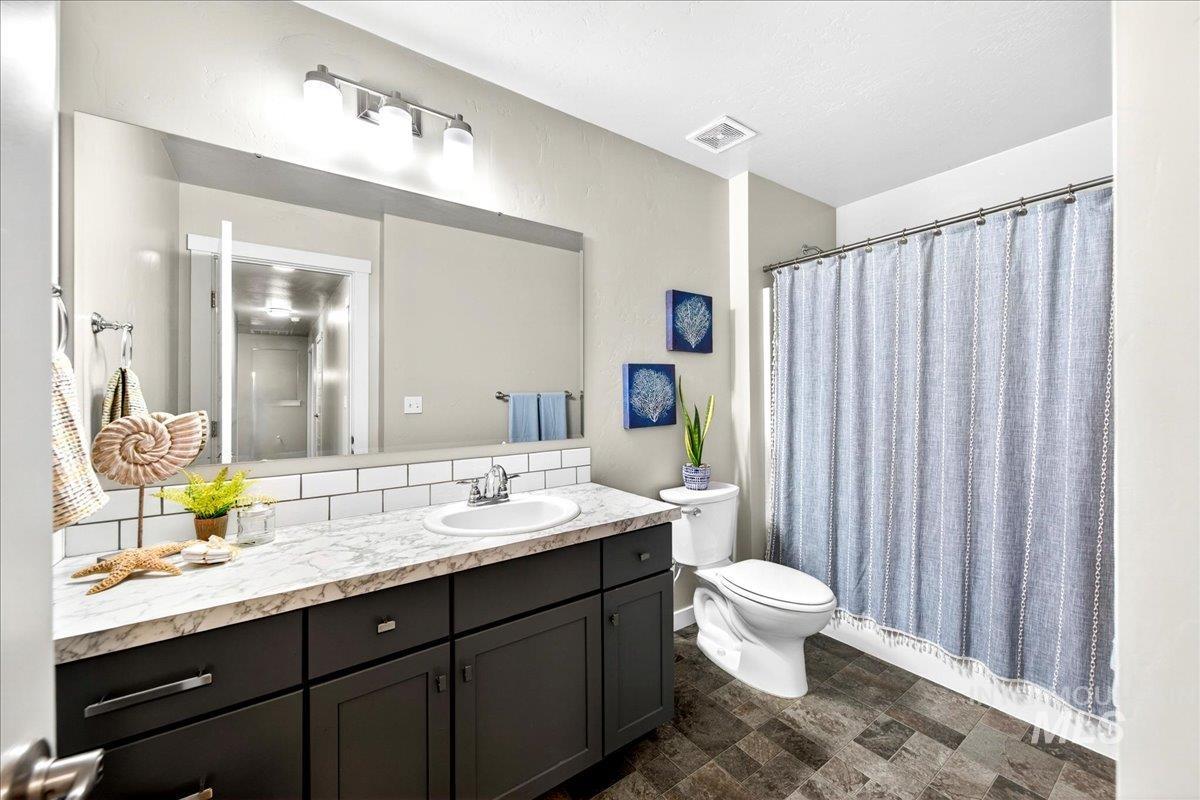 221 E Ensenada Drive, Meridian, Idaho 83646, 4 Bedrooms, 2.5 Bathrooms, Residential For Sale, Price $617,000,MLS 98975577