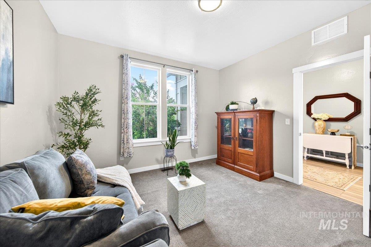 221 E Ensenada Drive, Meridian, Idaho 83646, 4 Bedrooms, 2.5 Bathrooms, Residential For Sale, Price $617,000,MLS 98975577