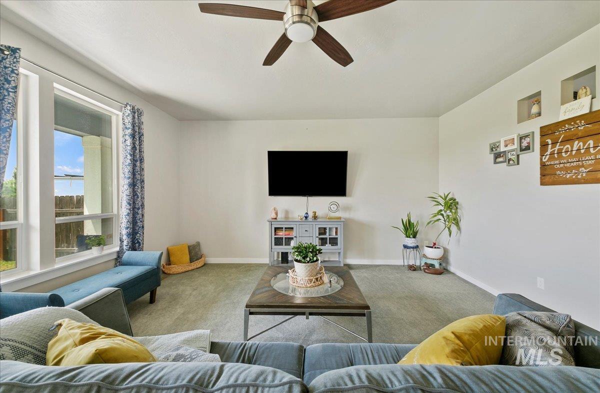 221 E Ensenada Drive, Meridian, Idaho 83642, 4 Bedrooms, 2.5 Bathrooms, Residential For Sale, Price $617,000,MLS 98975577