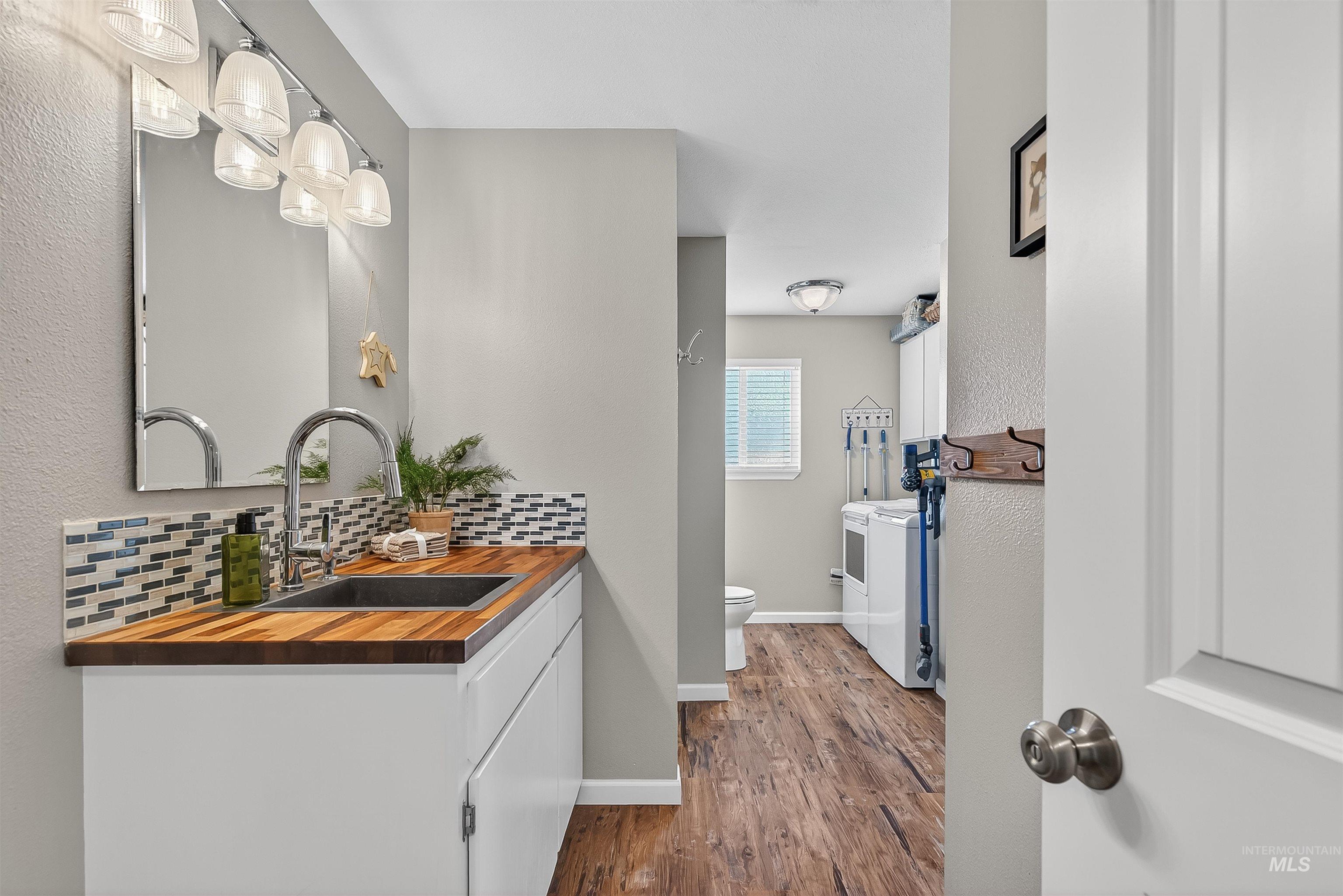 7104 Hepton Ln, Lewiston, Idaho 83501, 3 Bedrooms, 3 Bathrooms, Residential For Sale, Price $729,900,MLS 98975578