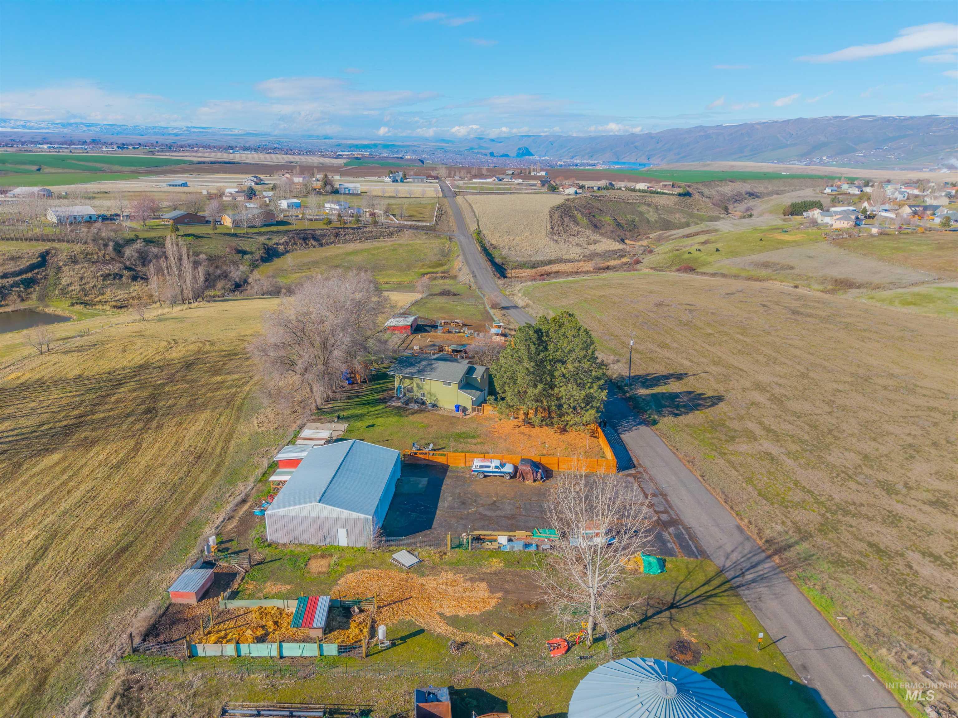 7104 Hepton Ln, Lewiston, Idaho 83501, 3 Bedrooms, 3 Bathrooms, Residential For Sale, Price $729,900,MLS 98975578