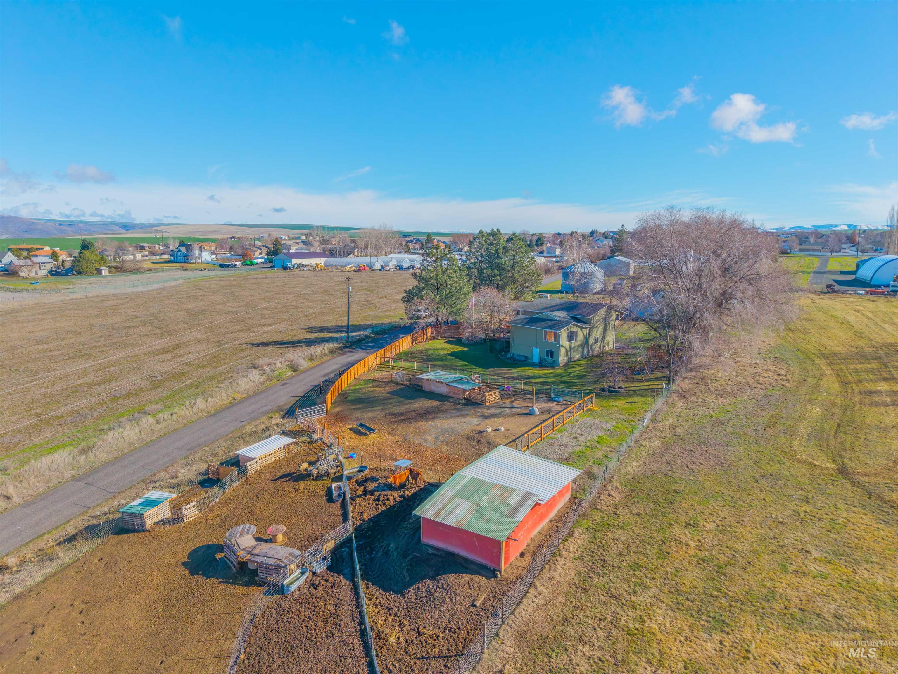 7104 Hepton Ln, Lewiston, Idaho 83501, 3 Bedrooms, 3 Bathrooms, Residential For Sale, Price $729,900,MLS 98975578