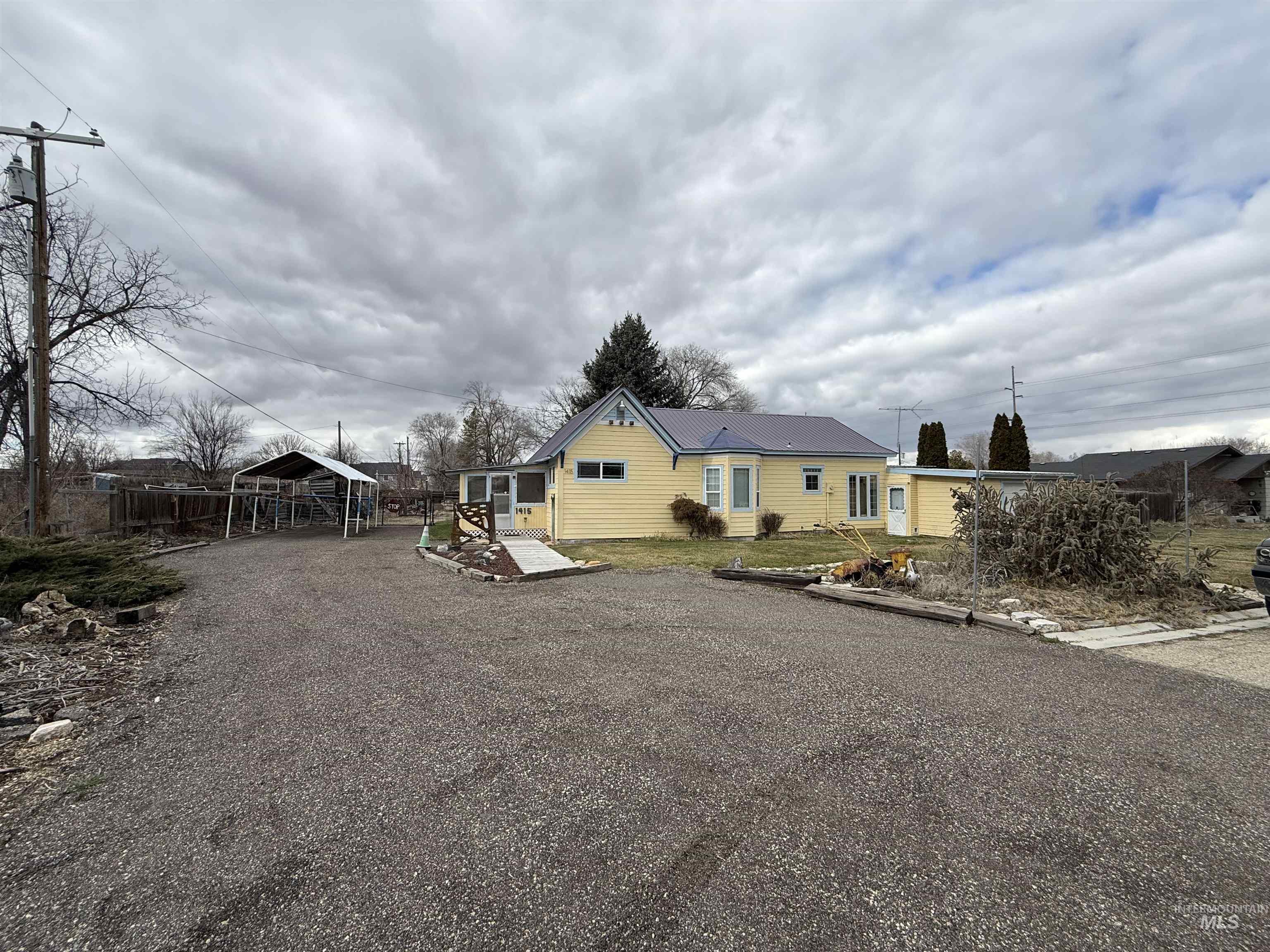 1415/1411 S Fern St, Nampa, Idaho 83686-7415, 2 Bedrooms, 1 Bathroom, Residential For Sale, Price $440,000,MLS 98975579