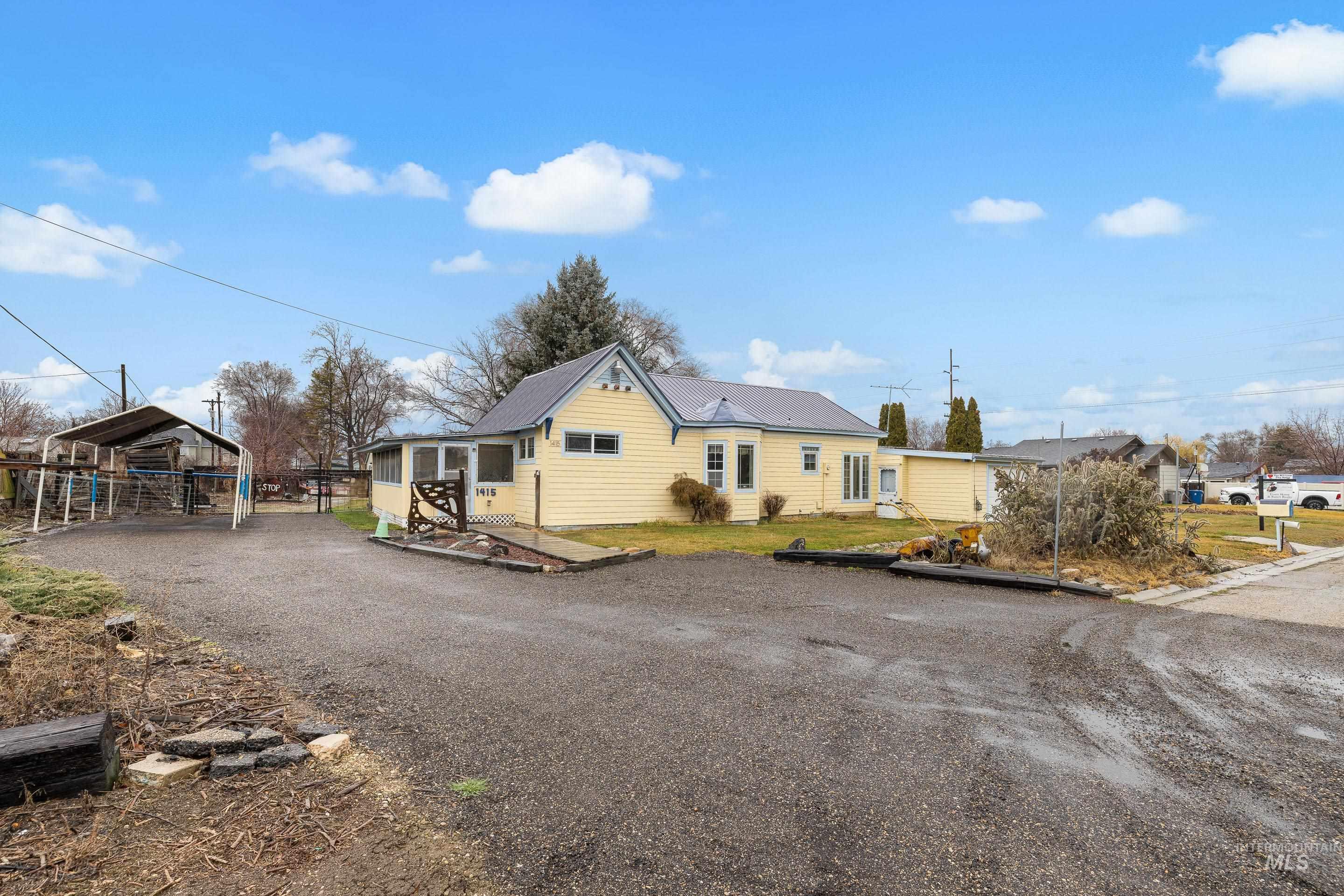 1415/1411 S Fern St, Nampa, Idaho 83686-7415, 2 Bedrooms, 1 Bathroom, Residential For Sale, Price $440,000,MLS 98975579