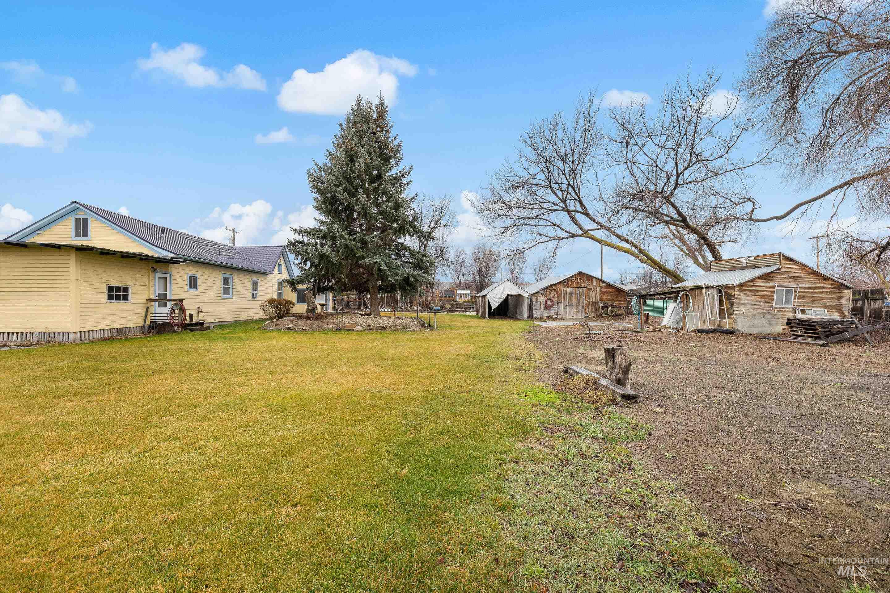 1415/1411 S Fern St, Nampa, Idaho 83686-7415, 2 Bedrooms, 1 Bathroom, Residential For Sale, Price $440,000,MLS 98975579