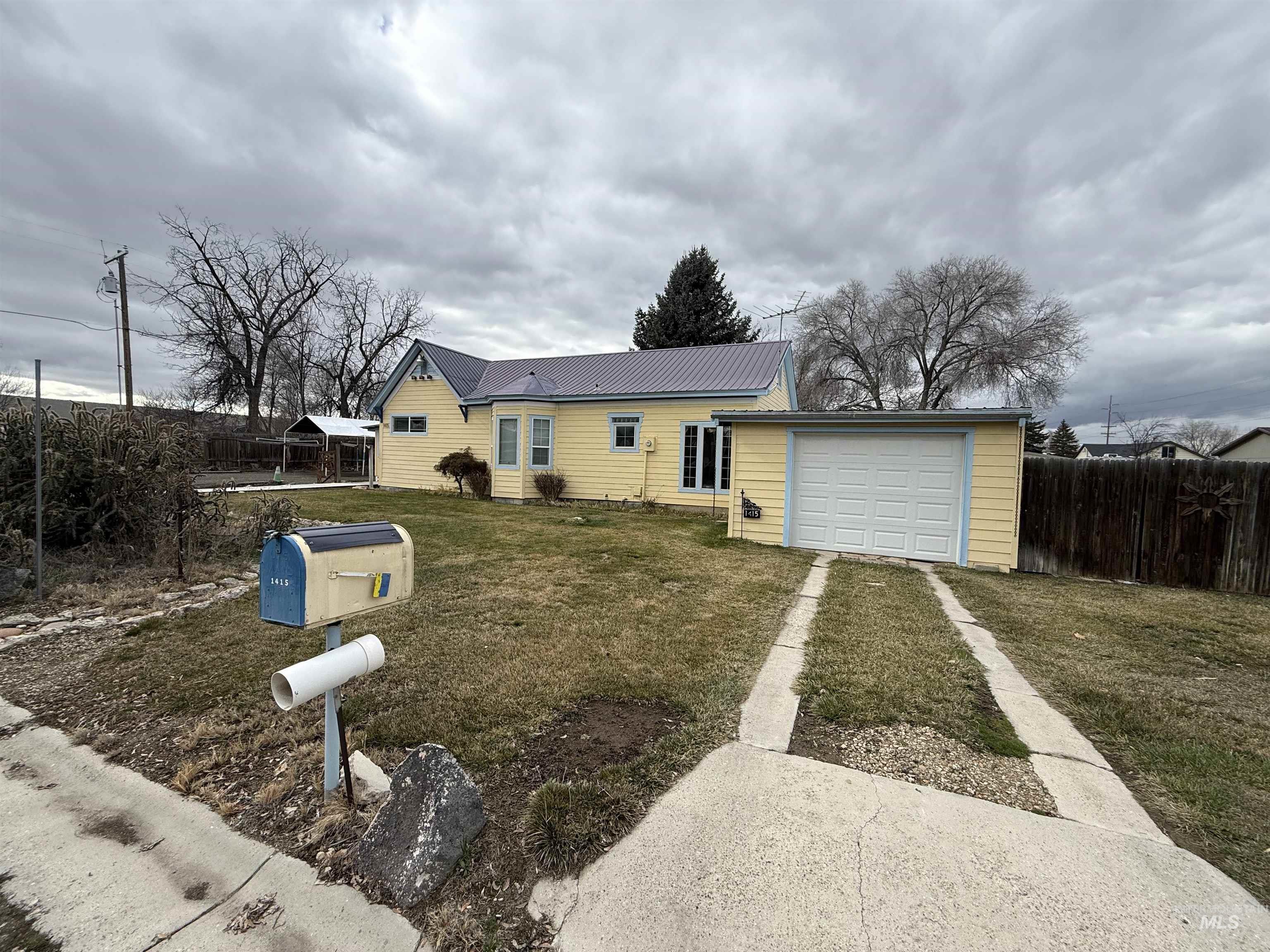 1415/1411 S Fern St, Nampa, Idaho 83686-7415, 2 Bedrooms, 1 Bathroom, Residential For Sale, Price $440,000,MLS 98975579