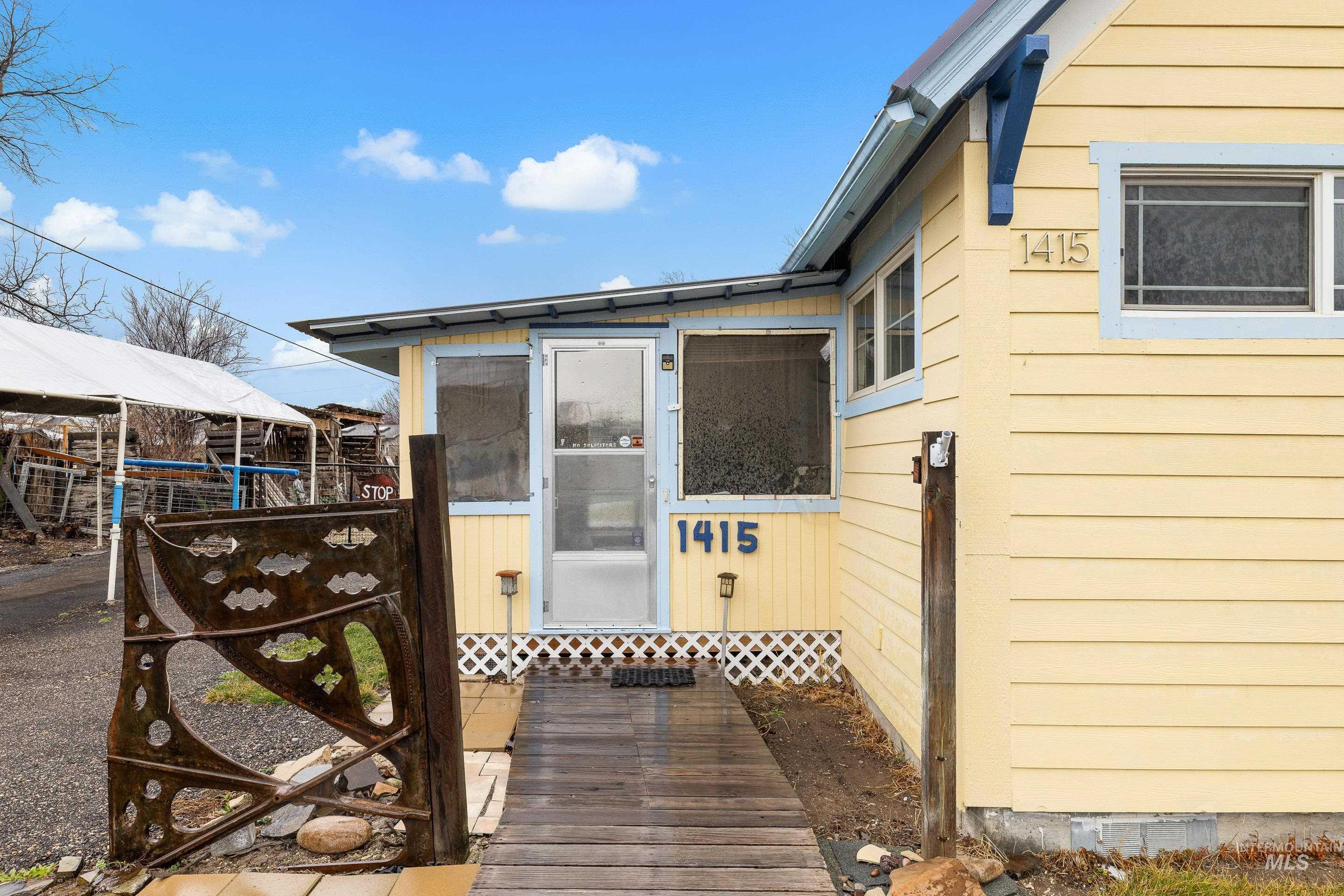 1415/1411 S Fern St, Nampa, Idaho 83686-7415, 2 Bedrooms, 1 Bathroom, Residential For Sale, Price $440,000,MLS 98975579