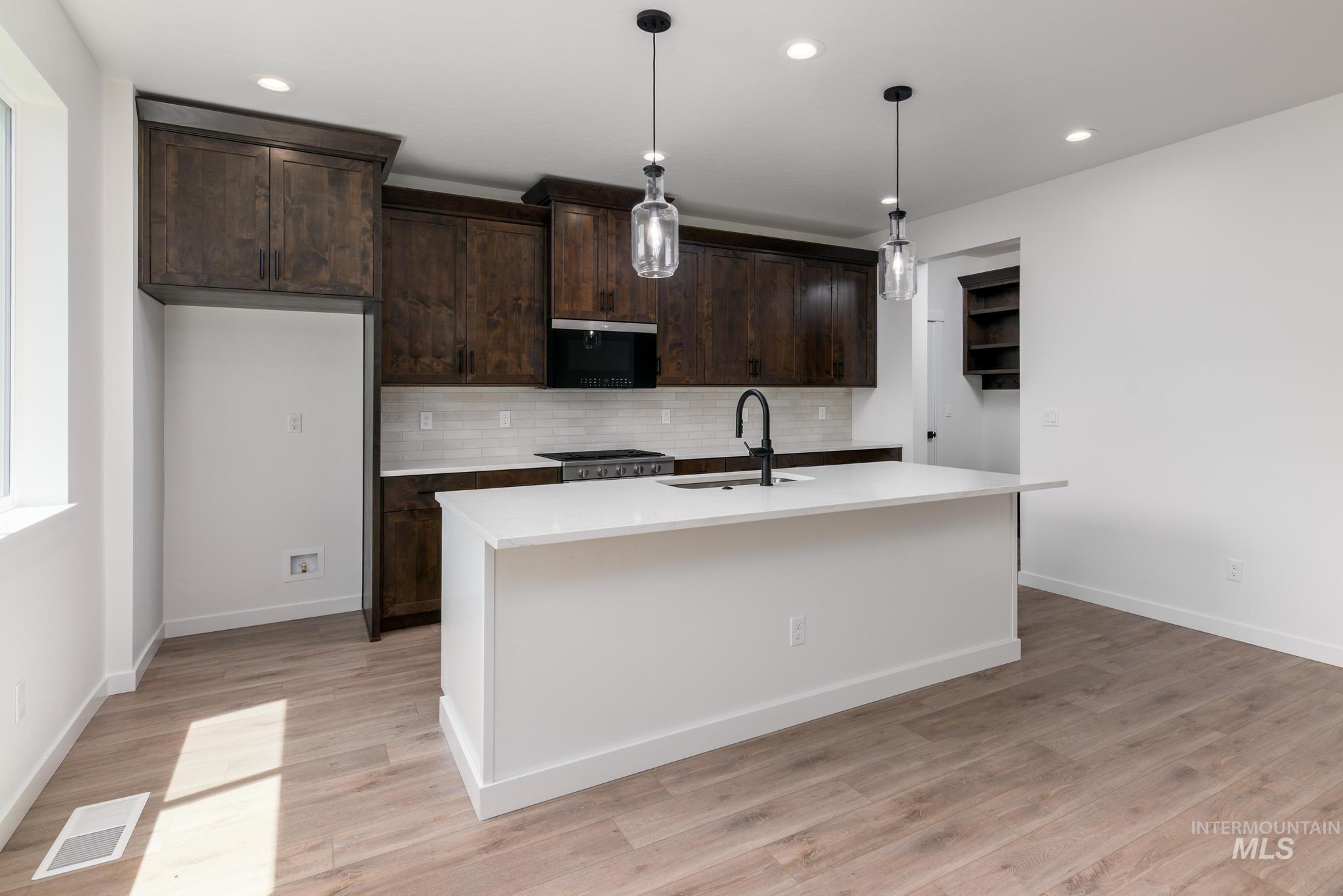 6294 W Snow Currant St, Meridian, Idaho 83646, 4 Bedrooms, 3 Bathrooms, Residential For Sale, Price $639,000,MLS 98975580