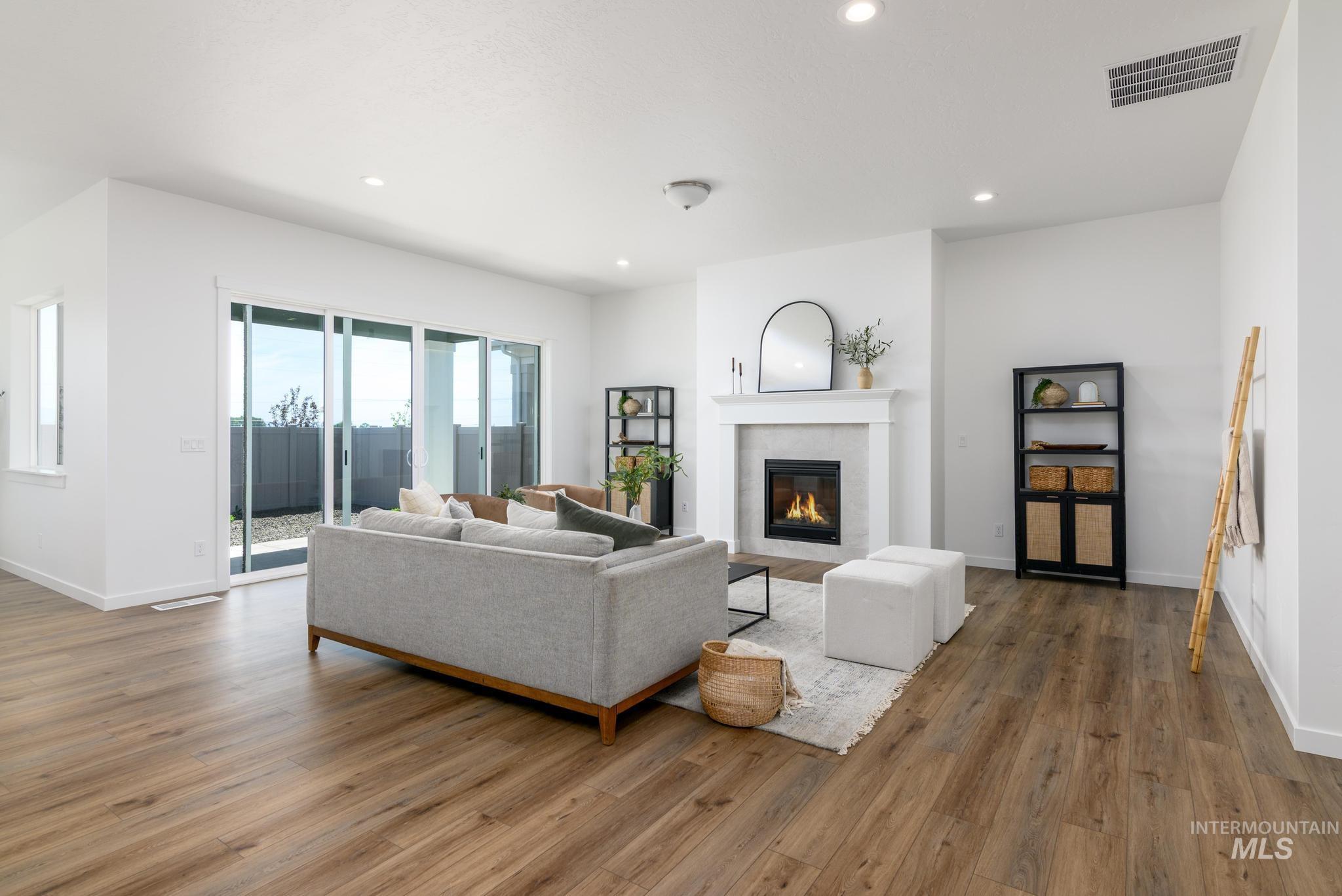 8687 W Stock Bridge St, Star, Idaho 83669, 2 Bedrooms, 2.5 Bathrooms, Residential For Sale, Price $699,000,MLS 98975583