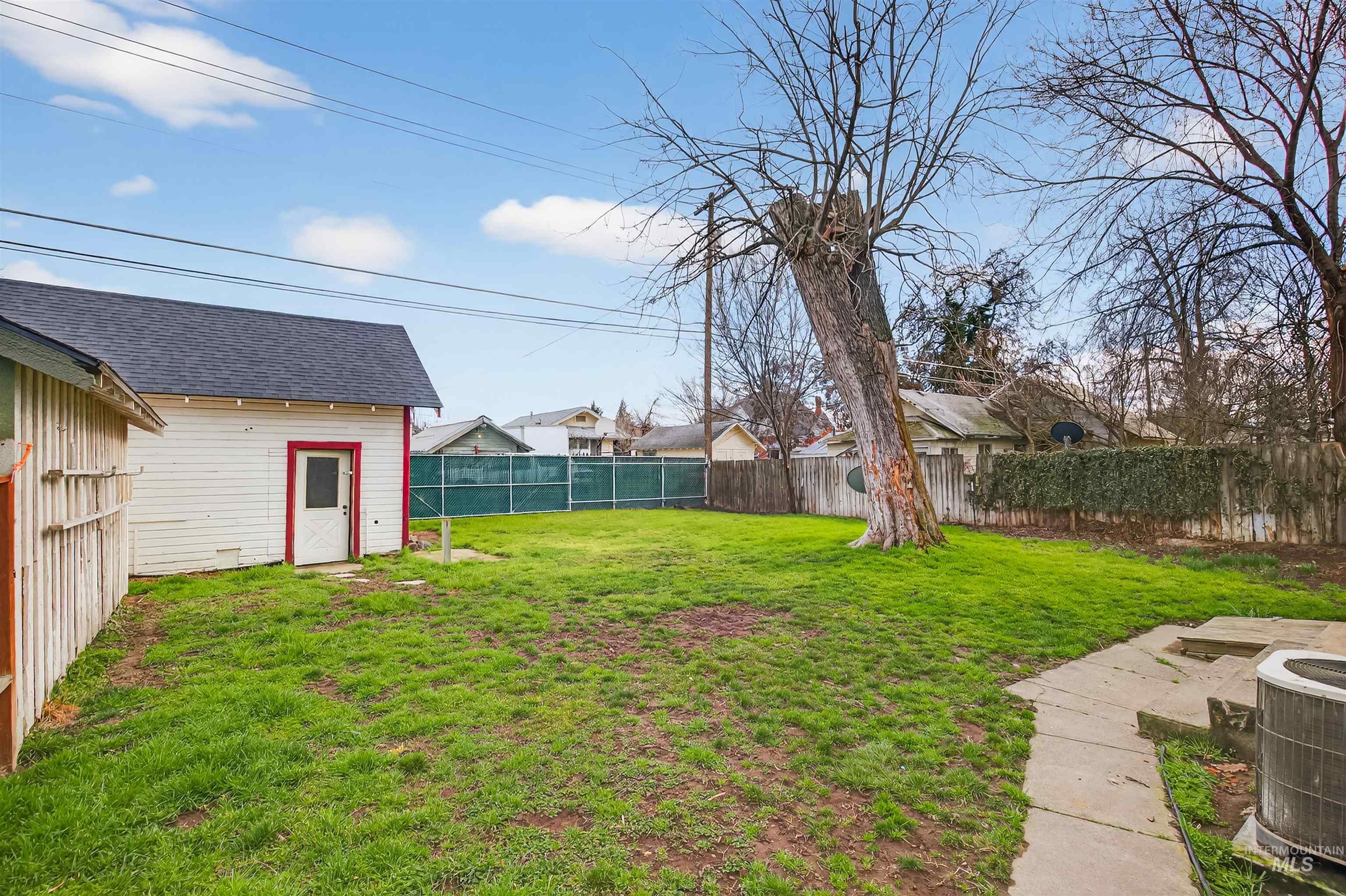 833 8th St, Clarkston, Washington 99403, 2 Bedrooms, 1 Bathroom, Residential For Sale, Price $289,000,MLS 98975584