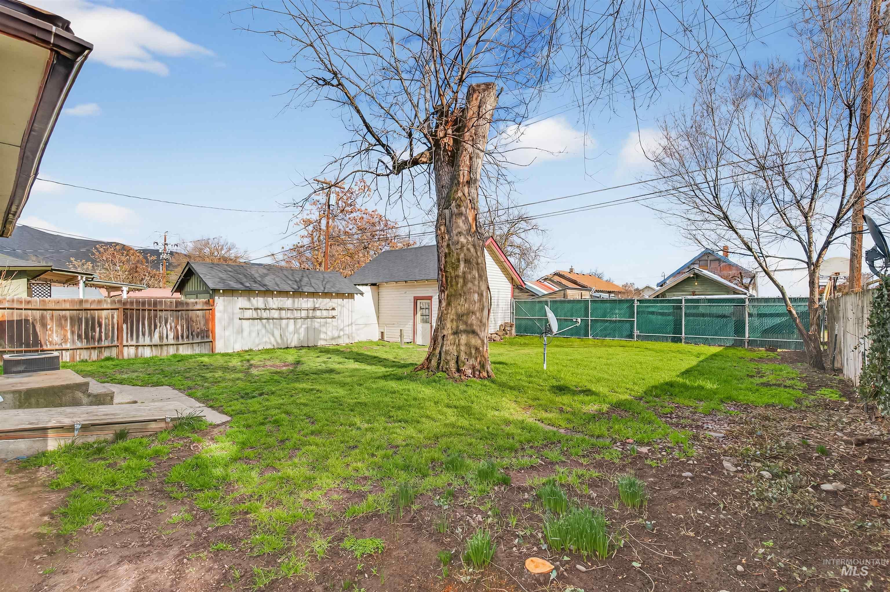 833 8th St, Clarkston, Washington 99403, 2 Bedrooms, 1 Bathroom, Residential For Sale, Price $289,000,MLS 98975584