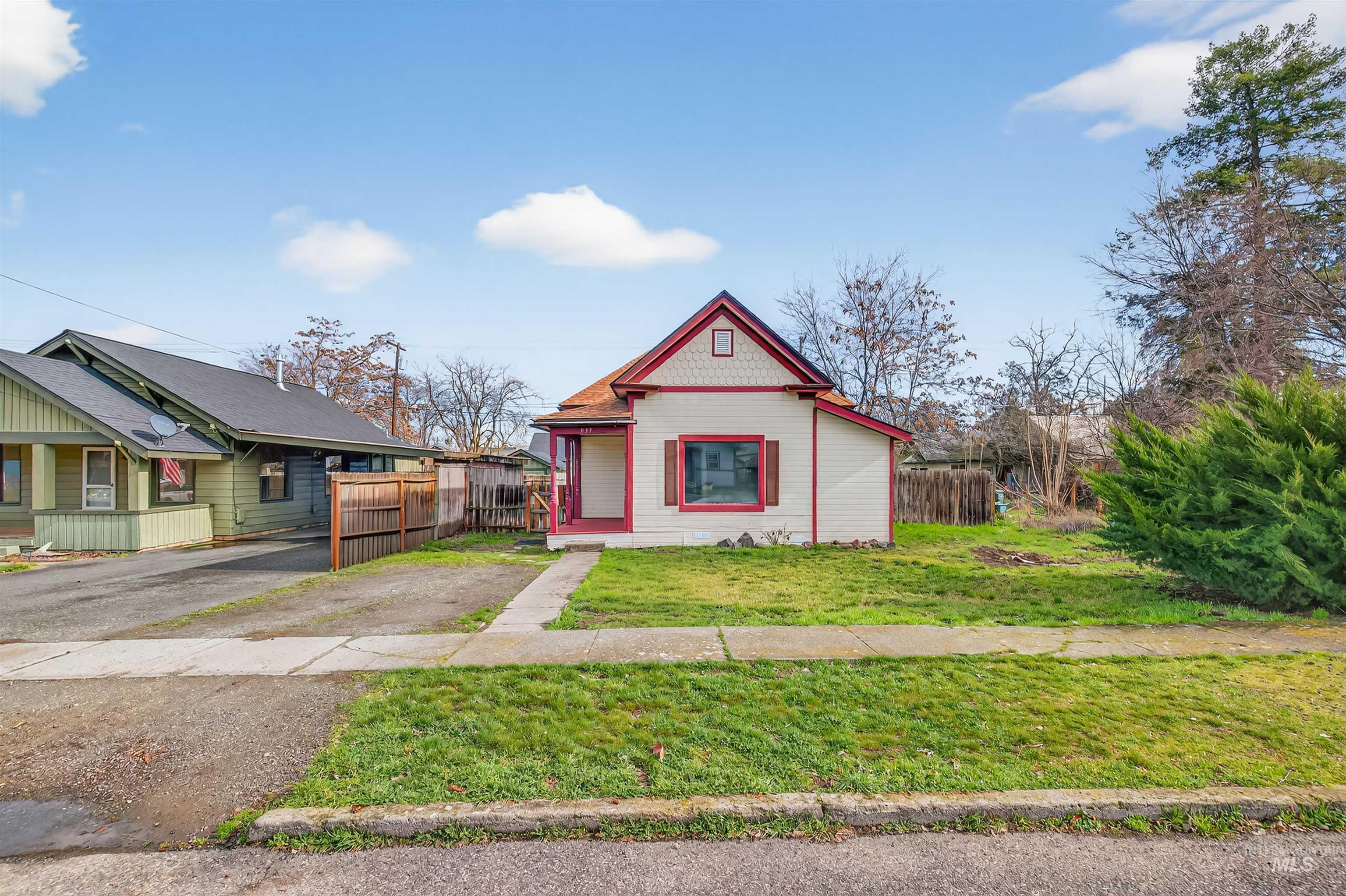 833 8th St, Clarkston, Washington 99403, 2 Bedrooms, 1 Bathroom, Residential For Sale, Price $289,000,MLS 98975584