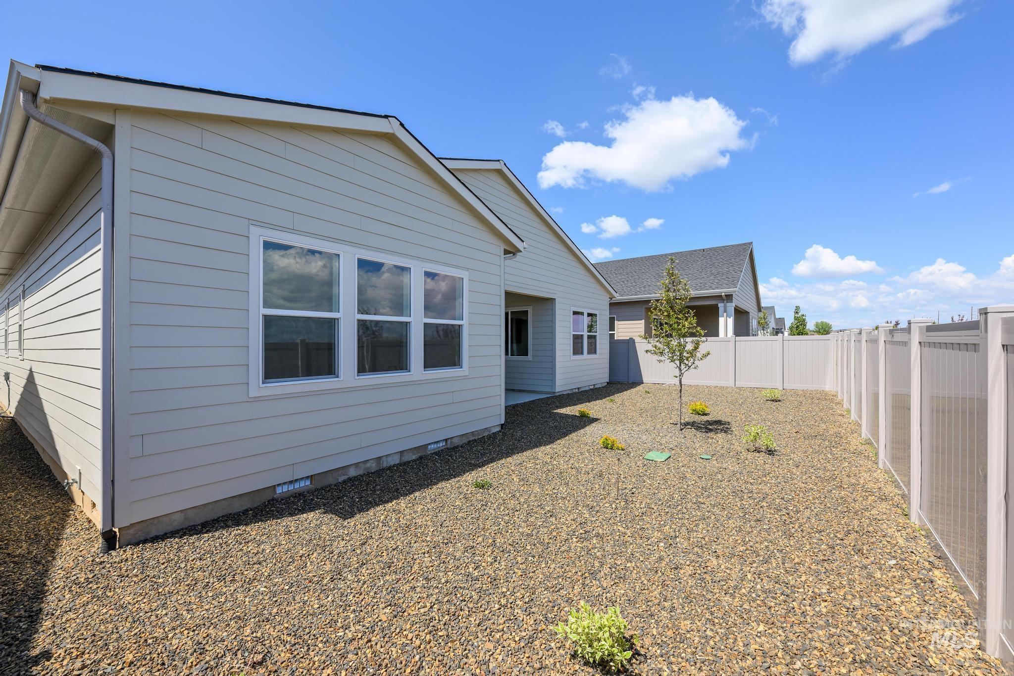 8525 W Stock Bridge St, Star, Idaho 83669, 2 Bedrooms, 2.5 Bathrooms, Residential For Sale, Price $699,000,MLS 98975587