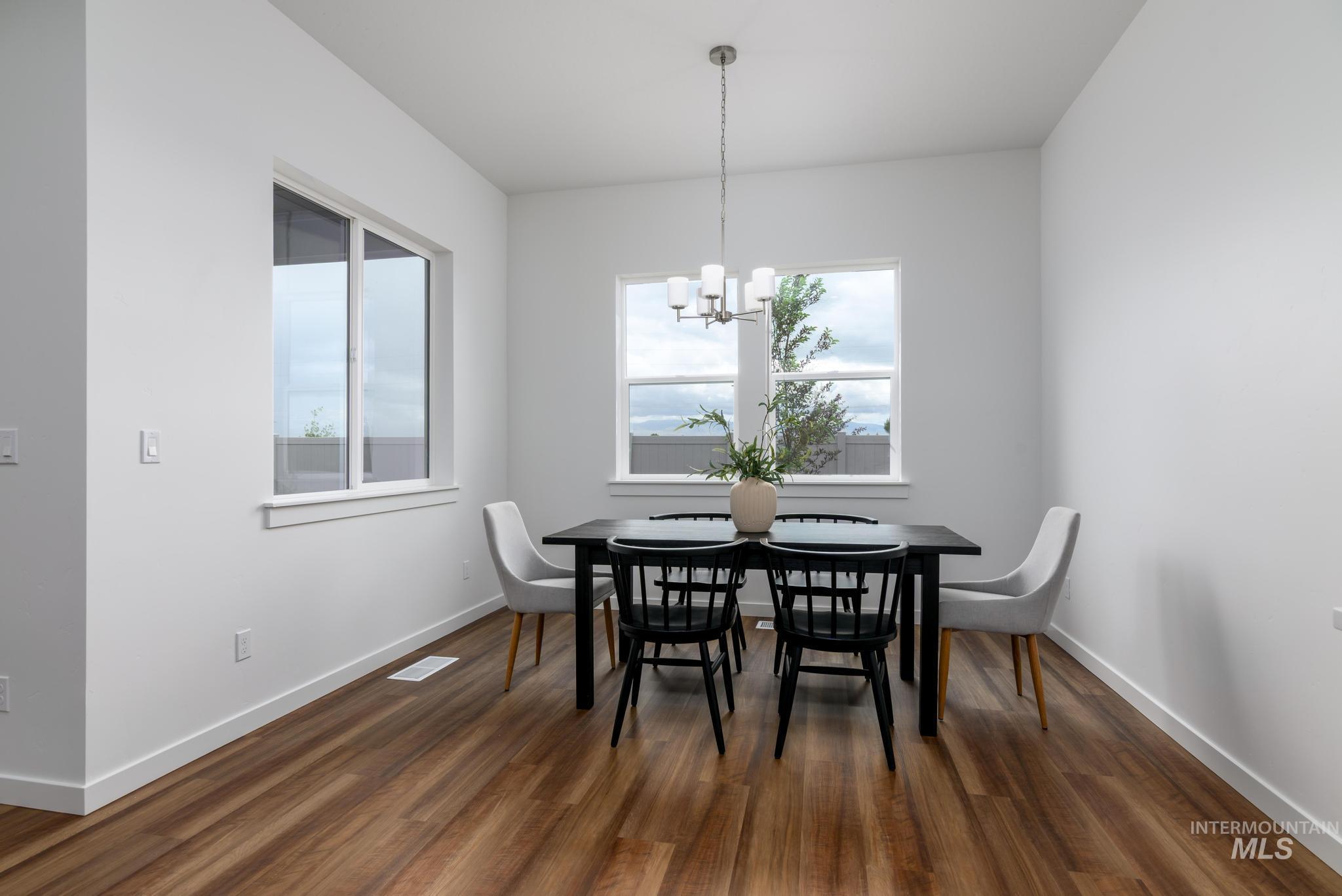 8525 W Stock Bridge St, Star, Idaho 83669, 2 Bedrooms, 2.5 Bathrooms, Residential For Sale, Price $699,000,MLS 98975587