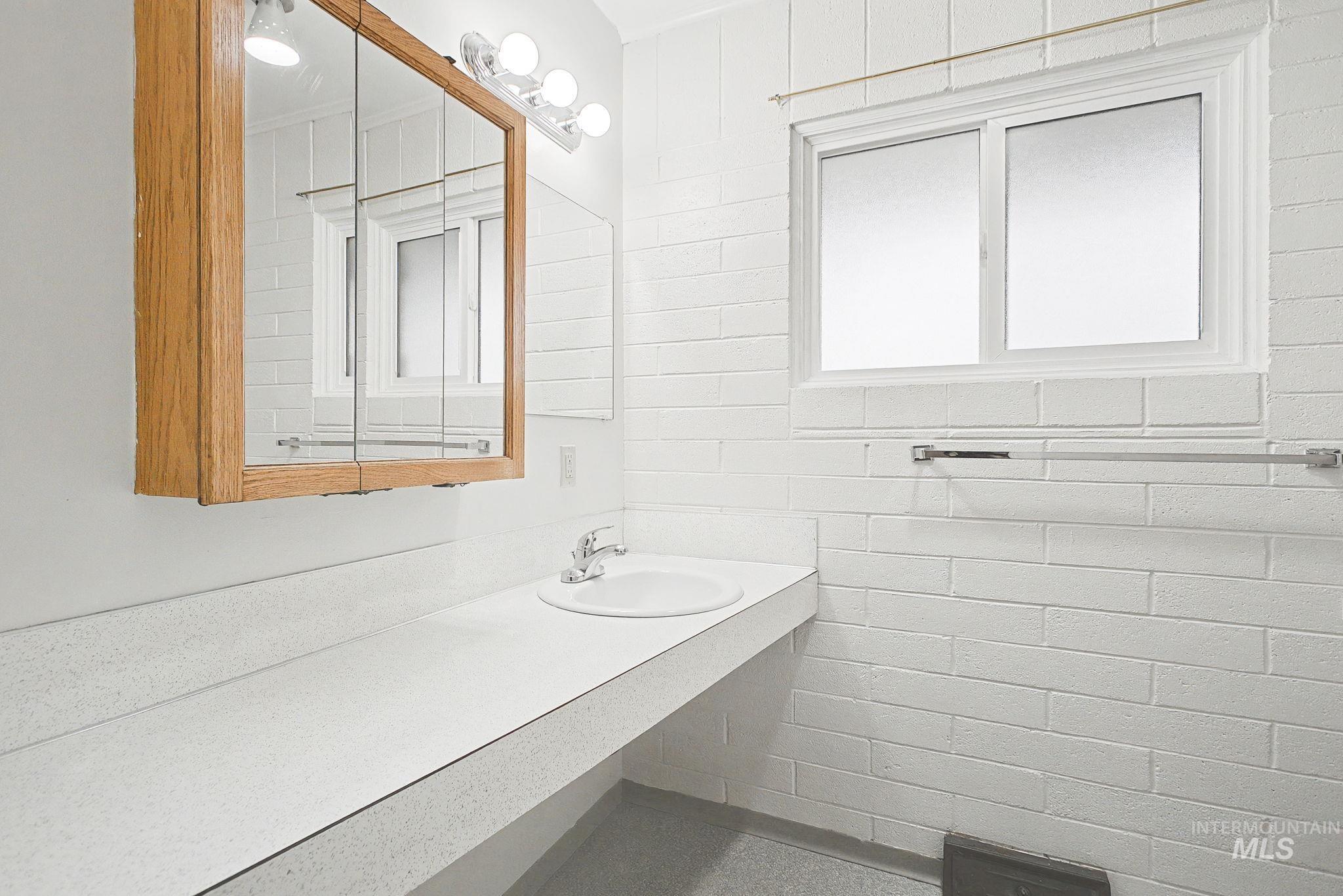 2715 Sunset Drive, Lewiston, Idaho 83501, 3 Bedrooms, 2.5 Bathrooms, Residential For Sale, Price $443,000,MLS 98975588