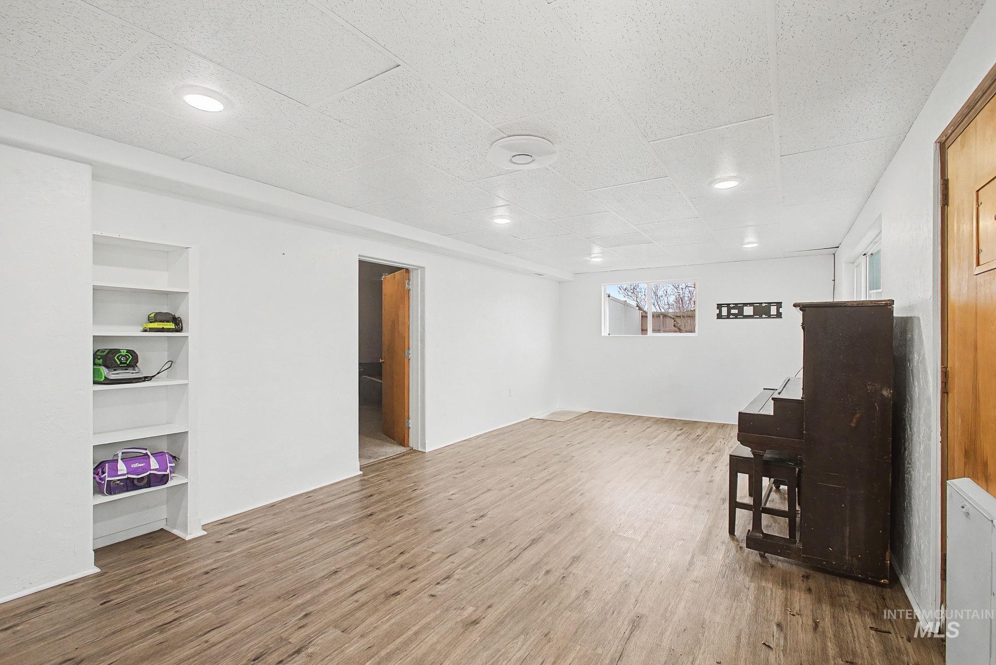 2715 Sunset Drive, Lewiston, Idaho 83501, 3 Bedrooms, 2.5 Bathrooms, Residential For Sale, Price $443,000,MLS 98975588