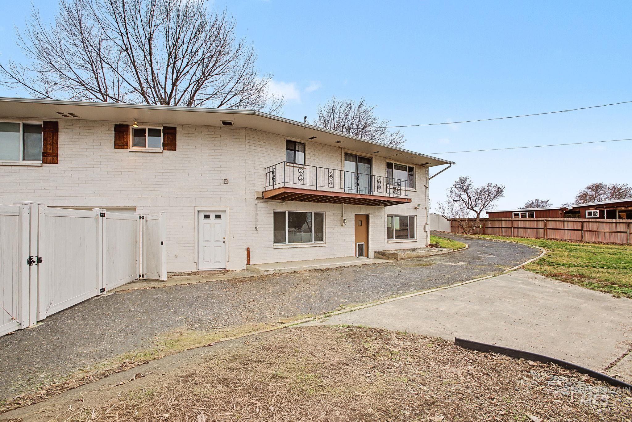 2715 Sunset Drive, Lewiston, Idaho 83501, 3 Bedrooms, 2.5 Bathrooms, Residential For Sale, Price $443,000,MLS 98975588