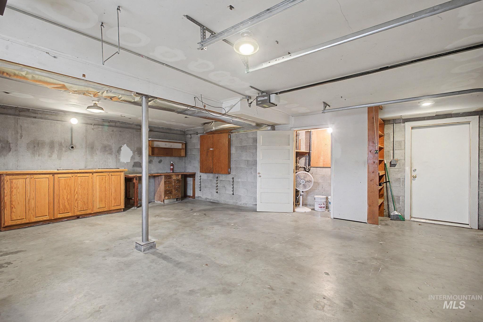 2715 Sunset Drive, Lewiston, Idaho 83501, 3 Bedrooms, 2.5 Bathrooms, Residential For Sale, Price $443,000,MLS 98975588