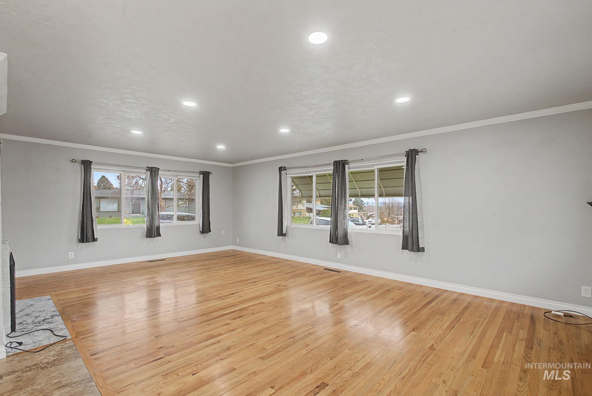 2715 Sunset Drive, Lewiston, Idaho 83501, 3 Bedrooms, 2.5 Bathrooms, Residential For Sale, Price $443,000,MLS 98975588