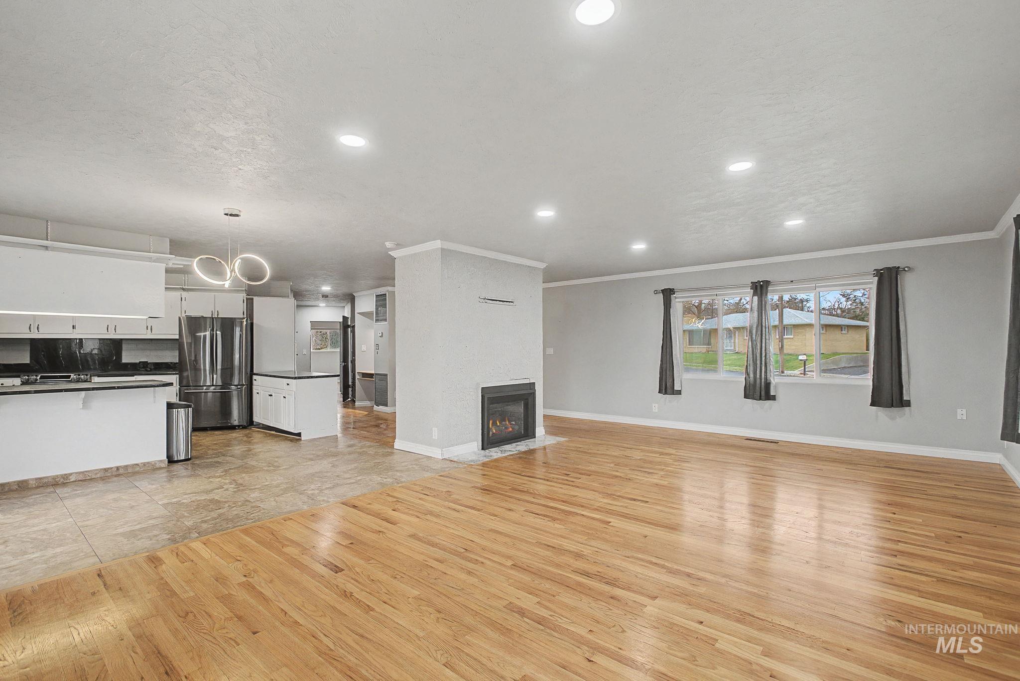 2715 Sunset Drive, Lewiston, Idaho 83501, 3 Bedrooms, 2.5 Bathrooms, Residential For Sale, Price $443,000,MLS 98975588