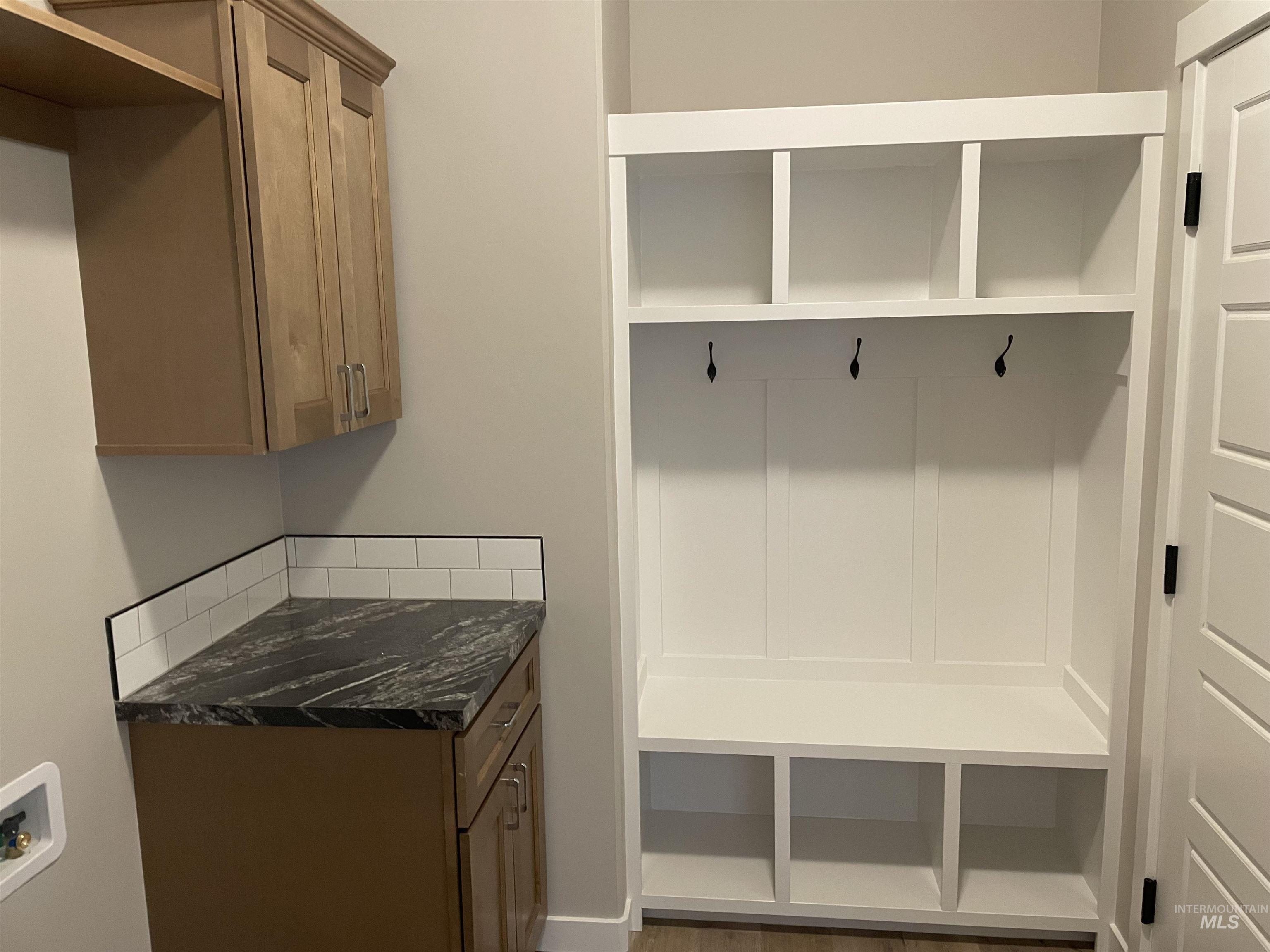 1122 Crestview Dr, Twin Falls, Idaho 83301, 3 Bedrooms, 3 Bathrooms, Residential For Sale, Price $439,900, 98975589