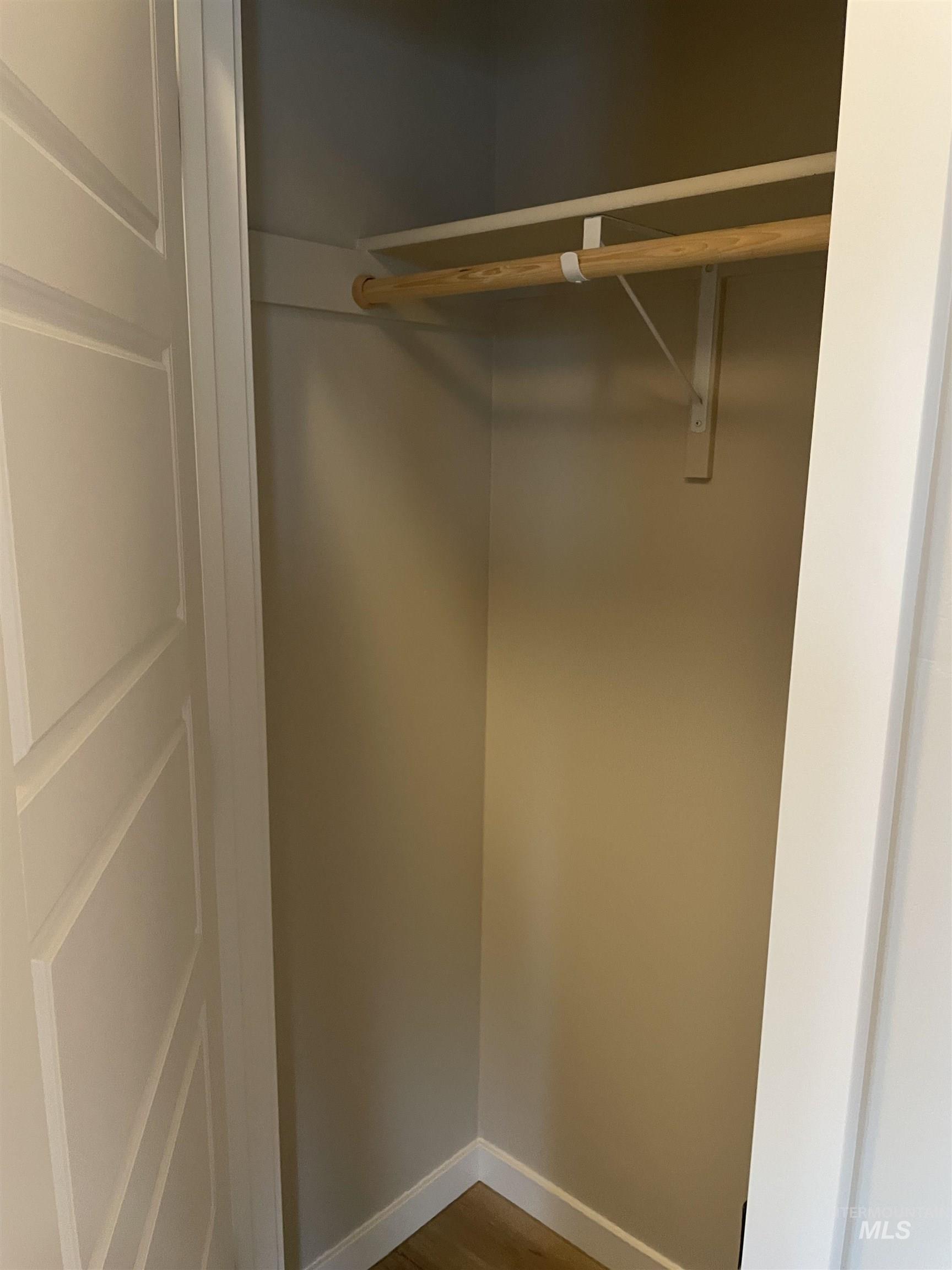 1122 Crestview Dr, Twin Falls, Idaho 83301, 3 Bedrooms, 3 Bathrooms, Residential For Sale, Price $438,900, 98975589