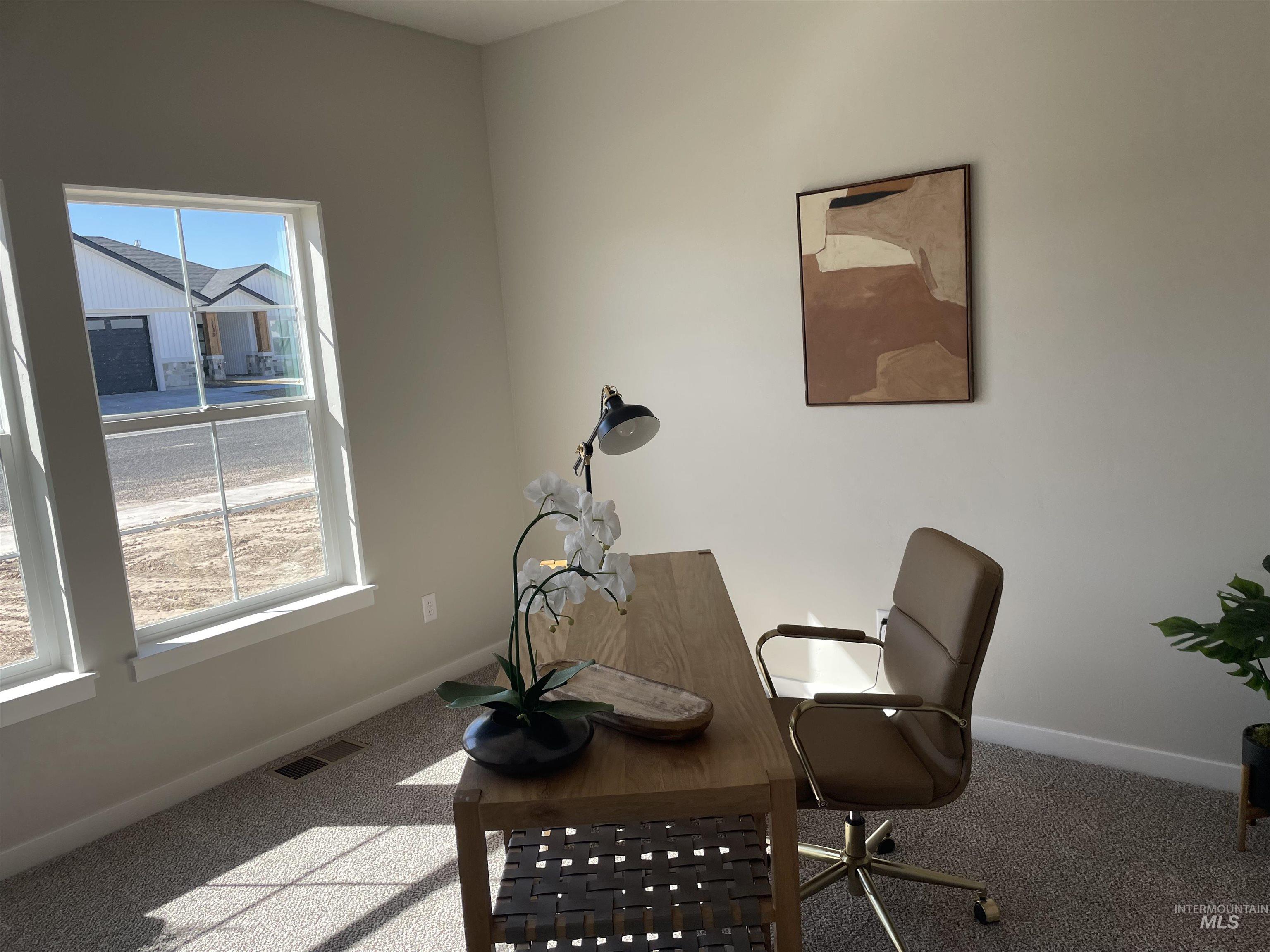 1122 Crestview Dr, Twin Falls, Idaho 83301, 3 Bedrooms, 3 Bathrooms, Residential For Sale, Price $439,900,MLS 98975589