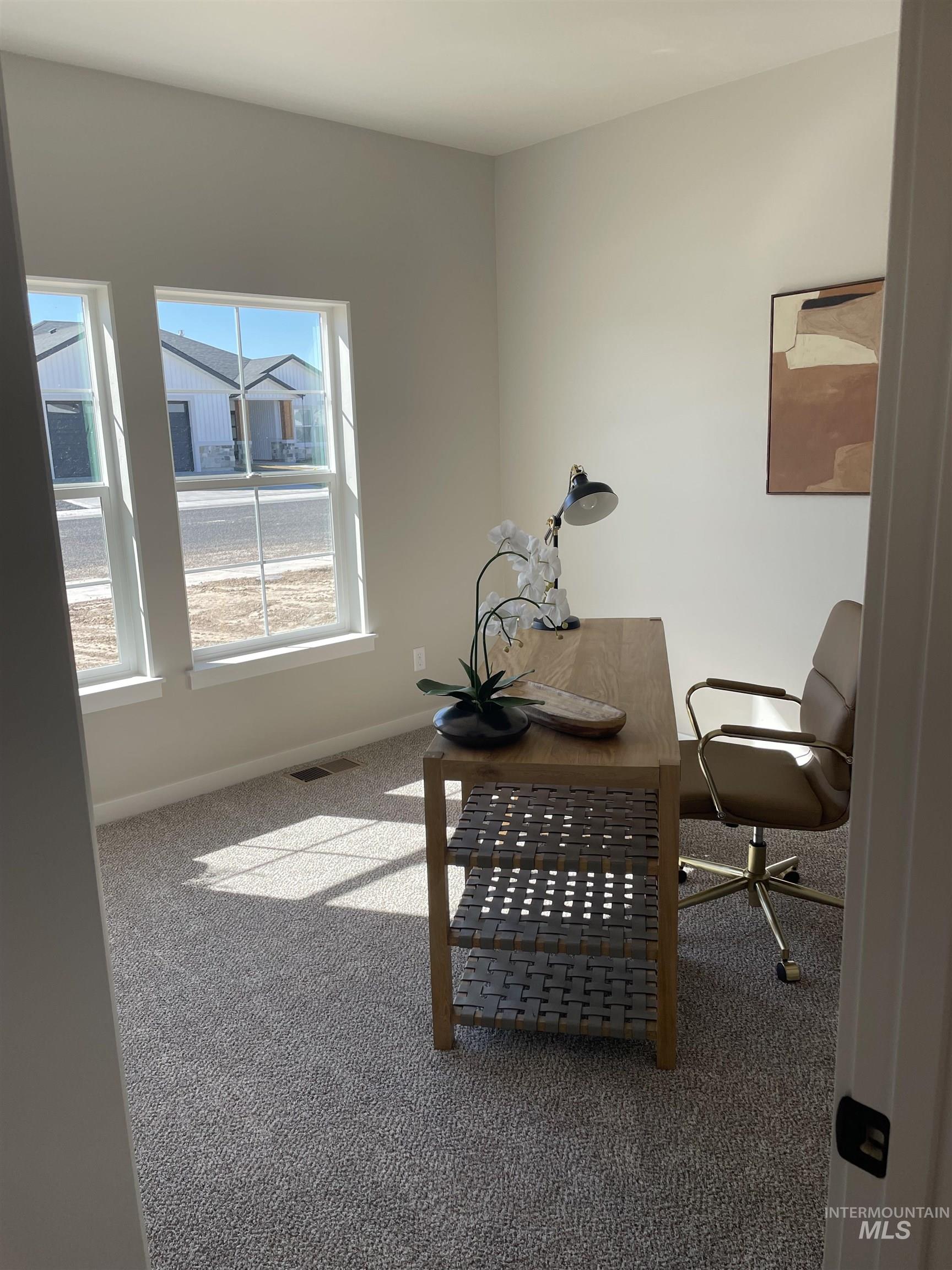 1122 Crestview Dr, Twin Falls, Idaho 83301, 3 Bedrooms, 3 Bathrooms, Residential For Sale, Price $439,900, 98975589