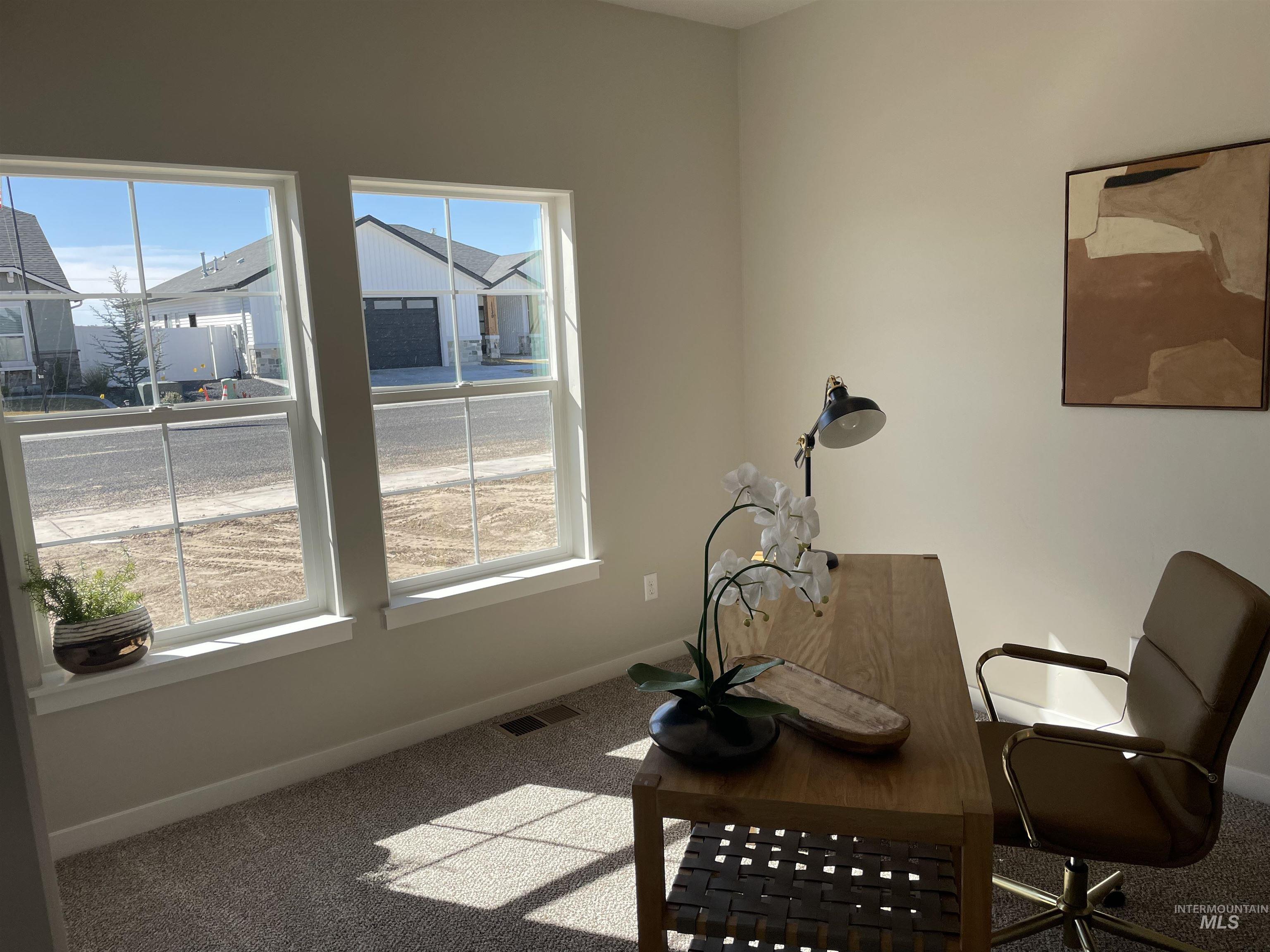 1122 Crestview Dr, Twin Falls, Idaho 83301, 3 Bedrooms, 3 Bathrooms, Residential For Sale, Price $439,900,MLS 98975589