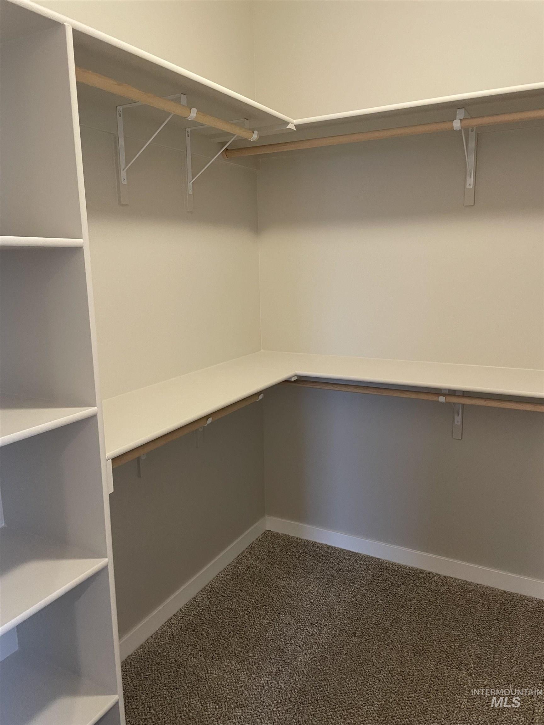 1122 Crestview Dr, Twin Falls, Idaho 83301, 3 Bedrooms, 3 Bathrooms, Residential For Sale, Price $438,900, 98975589