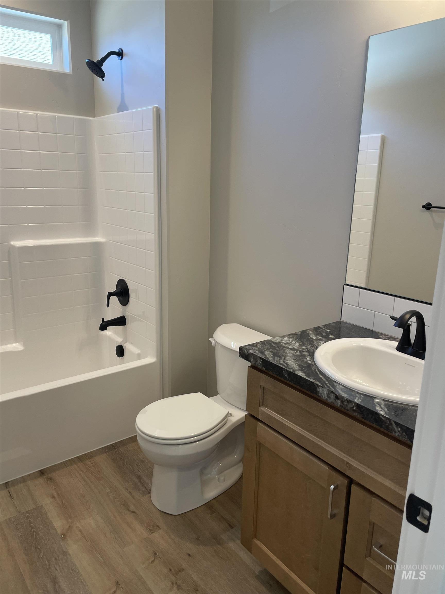 1122 Crestview Dr, Twin Falls, Idaho 83301, 3 Bedrooms, 3 Bathrooms, Residential For Sale, Price $439,900,MLS 98975589