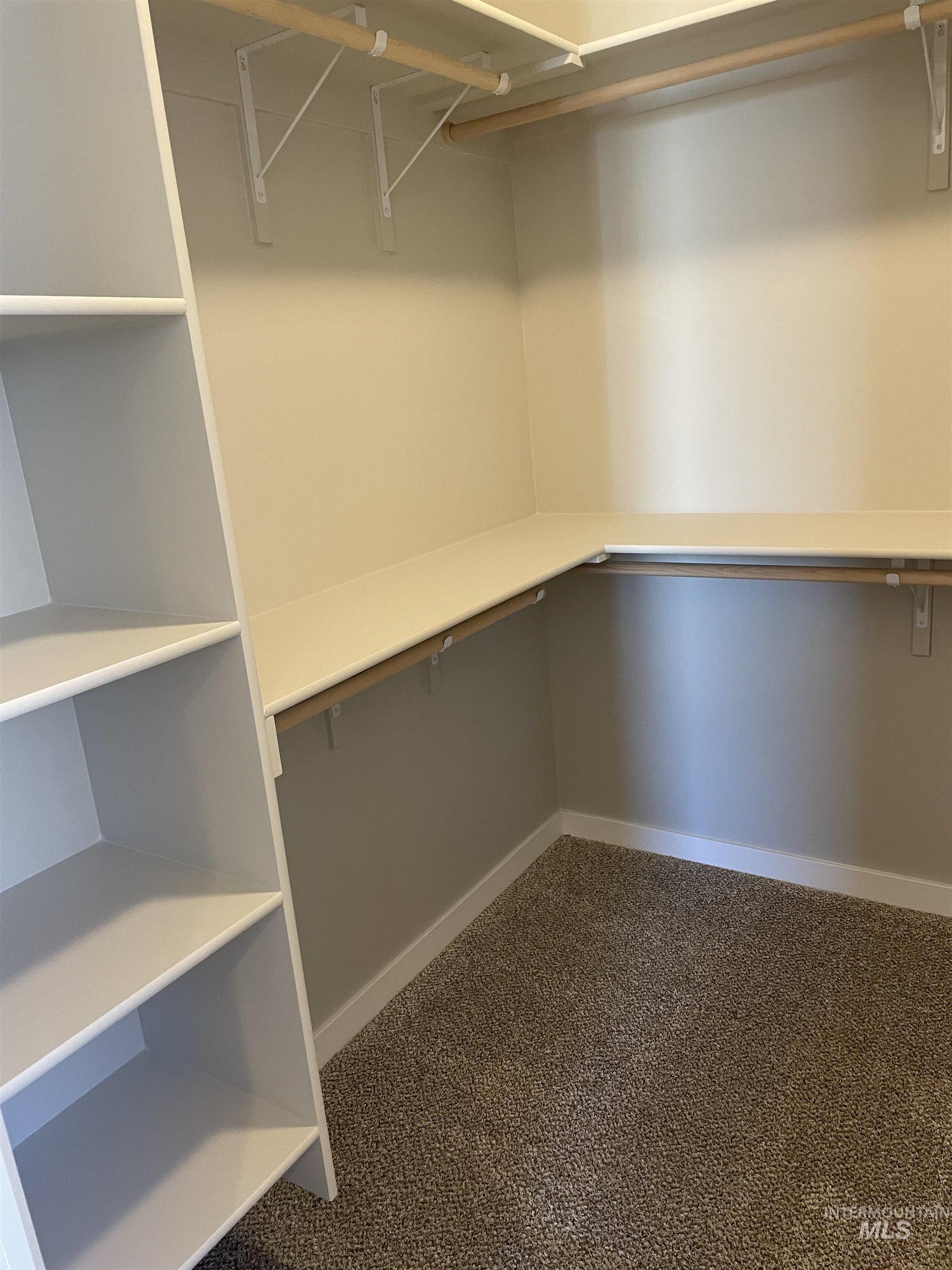 1122 Crestview Dr, Twin Falls, Idaho 83301, 3 Bedrooms, 3 Bathrooms, Residential For Sale, Price $439,900, 98975589