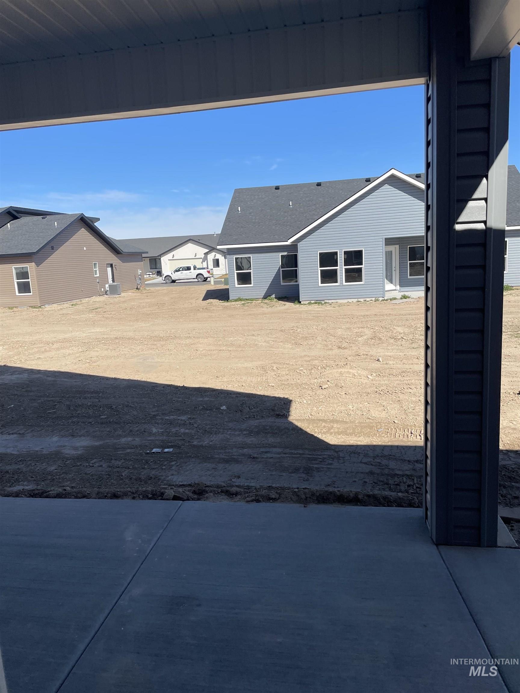 1122 Crestview Dr, Twin Falls, Idaho 83301, 3 Bedrooms, 3 Bathrooms, Residential For Sale, Price $439,900, 98975589