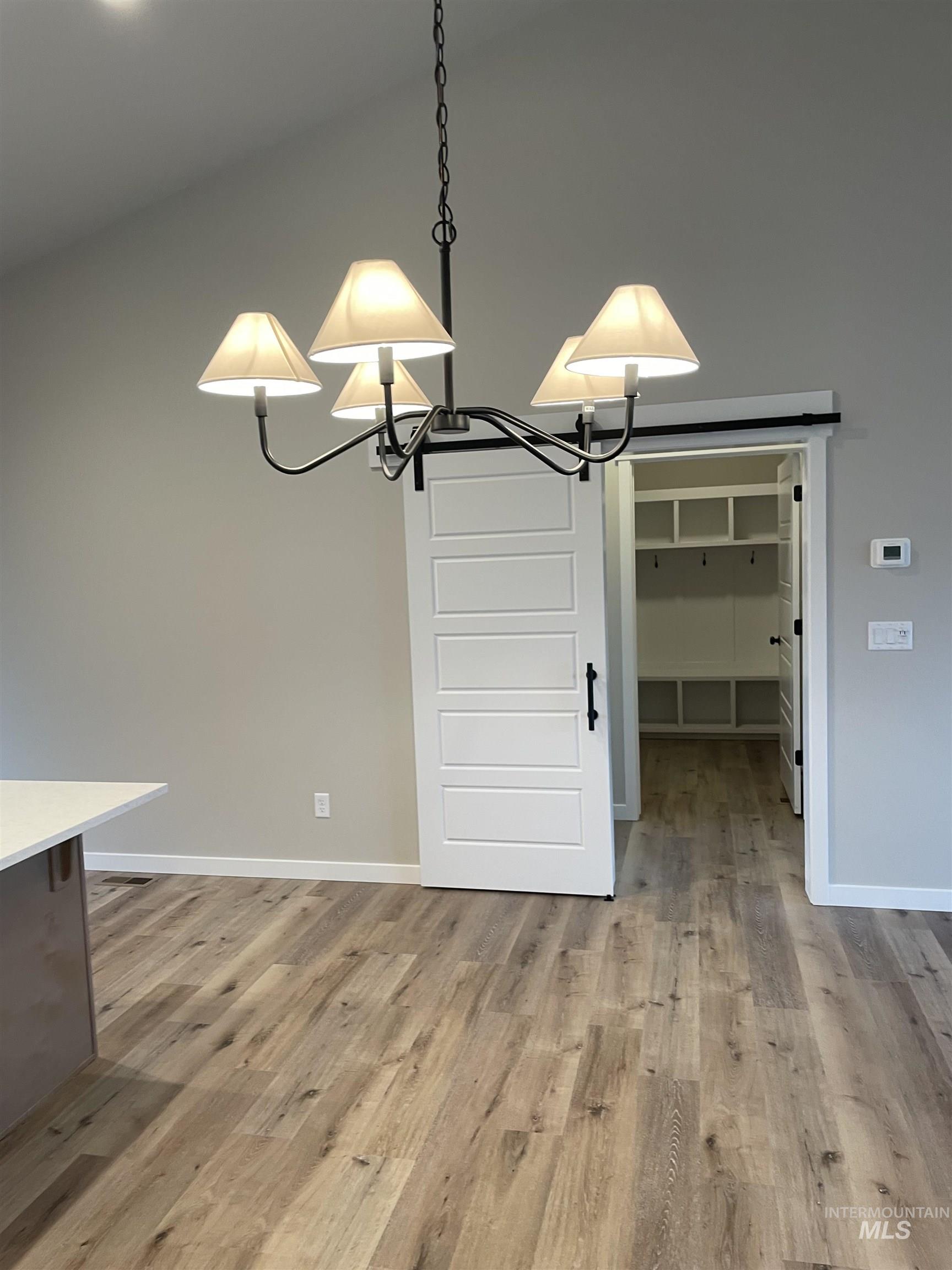 1122 Crestview Dr, Twin Falls, Idaho 83301, 3 Bedrooms, 3 Bathrooms, Residential For Sale, Price $438,900, 98975589