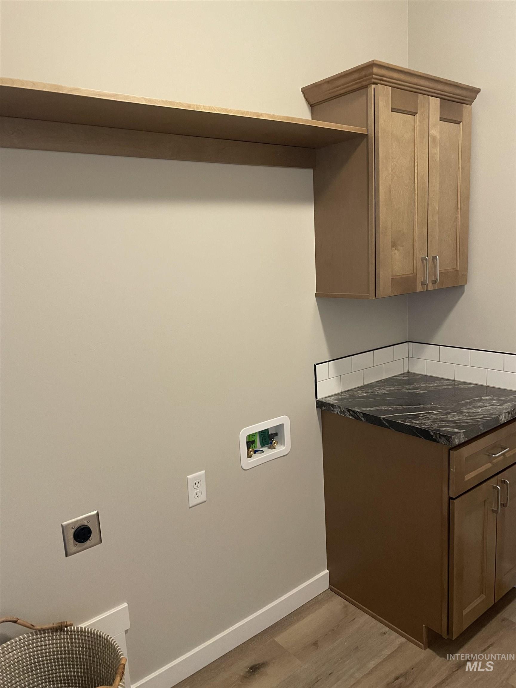 1122 Crestview Dr, Twin Falls, Idaho 83301, 3 Bedrooms, 3 Bathrooms, Residential For Sale, Price $439,900,MLS 98975589