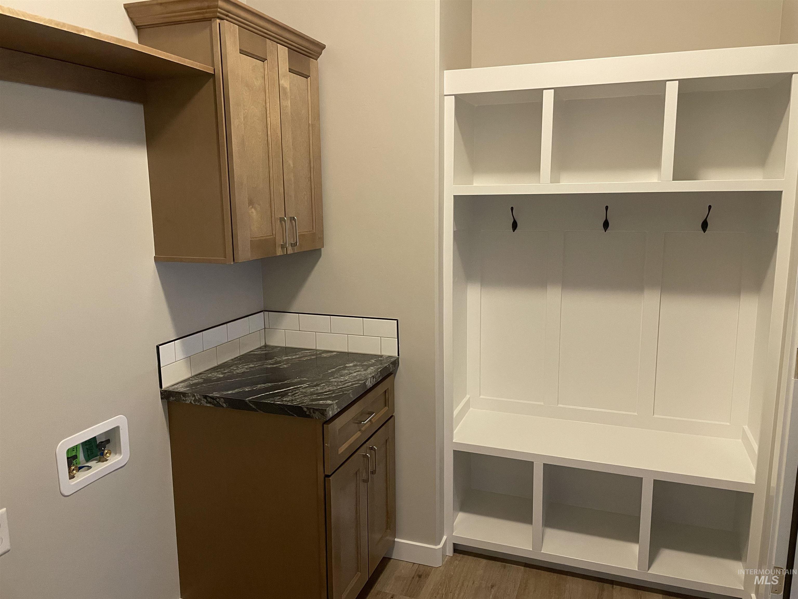 1122 Crestview Dr, Twin Falls, Idaho 83301, 3 Bedrooms, 3 Bathrooms, Residential For Sale, Price $438,900, 98975589