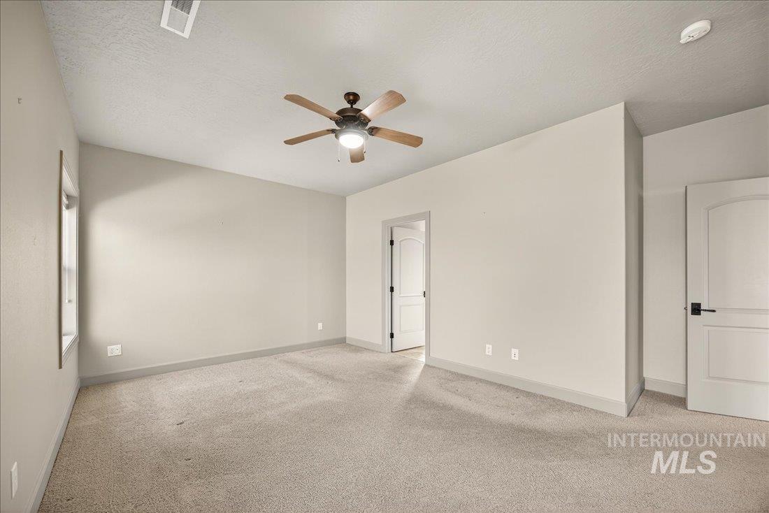 6131 N Hazelbrook Ln, Garden City, Idaho 83714, 3 Bedrooms, 2.5 Bathrooms, Residential For Sale, Price $569,000,MLS 98975591