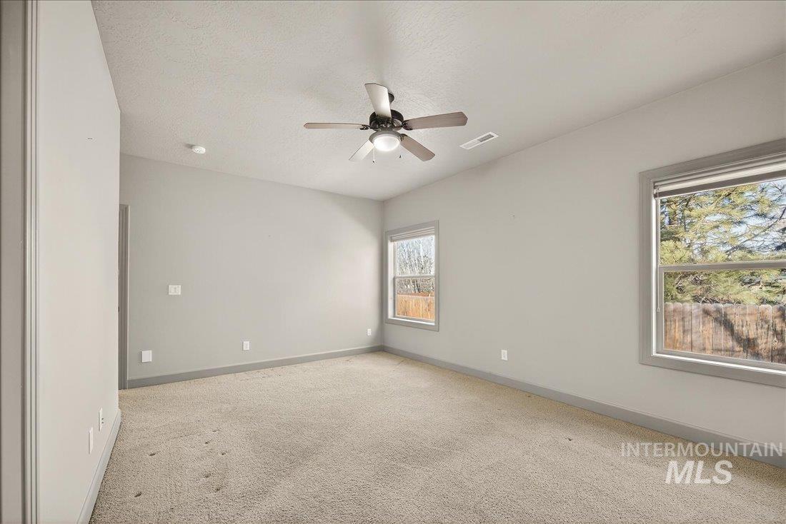 6131 N Hazelbrook Ln, Garden City, Idaho 83714, 3 Bedrooms, 2.5 Bathrooms, Residential For Sale, Price $569,000,MLS 98975591