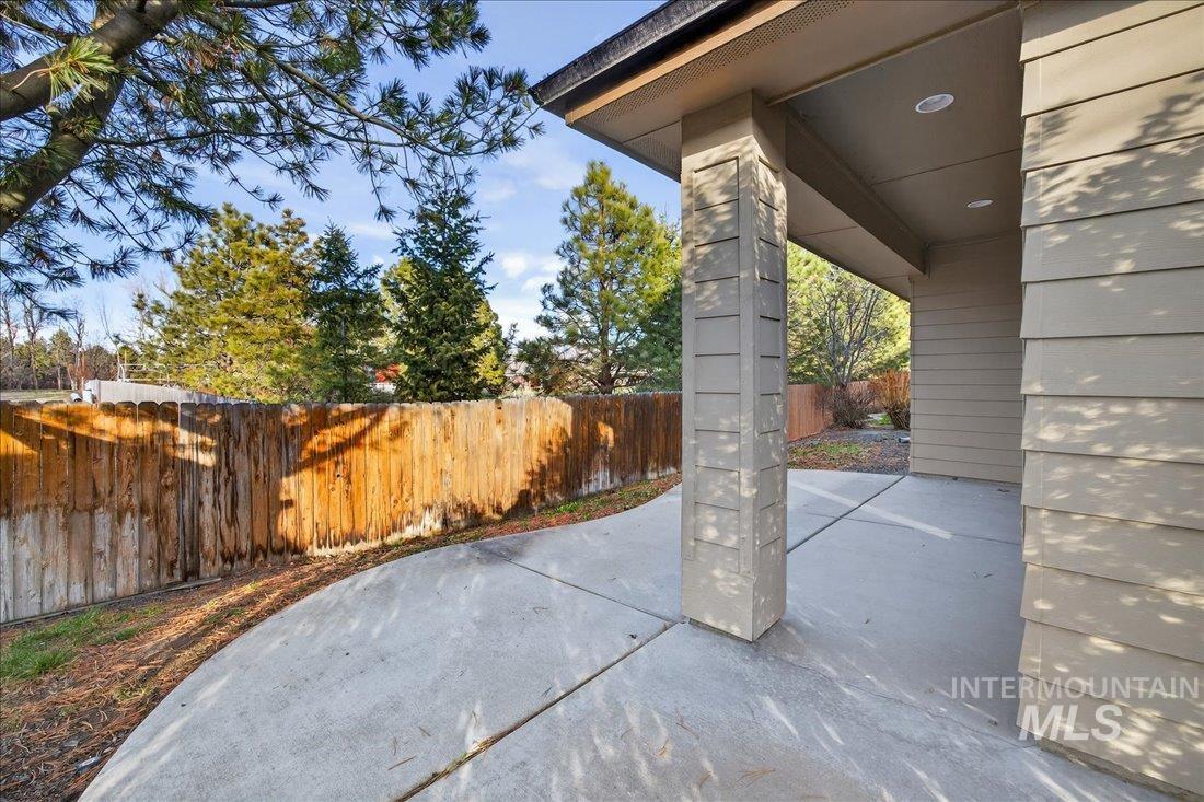 6131 N Hazelbrook Ln, Garden City, Idaho 83714, 3 Bedrooms, 2.5 Bathrooms, Residential For Sale, Price $524,900, 98975591