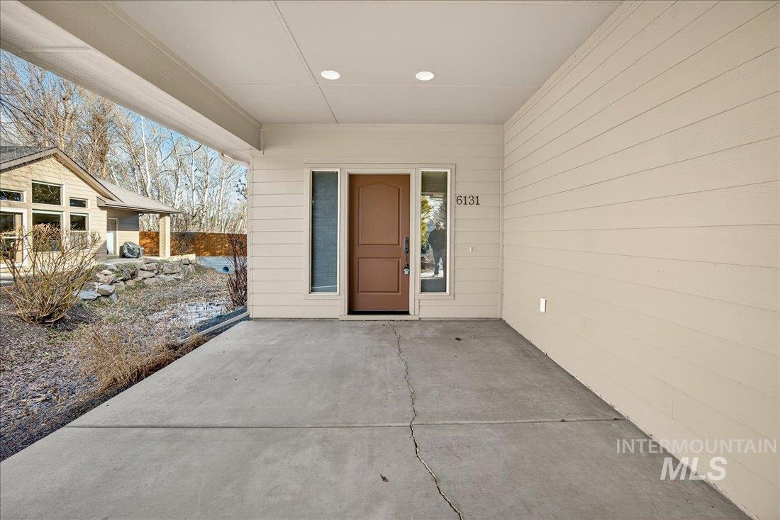 6131 N Hazelbrook Ln, Garden City, Idaho 83714, 3 Bedrooms, 2.5 Bathrooms, Residential For Sale, Price $569,000,MLS 98975591