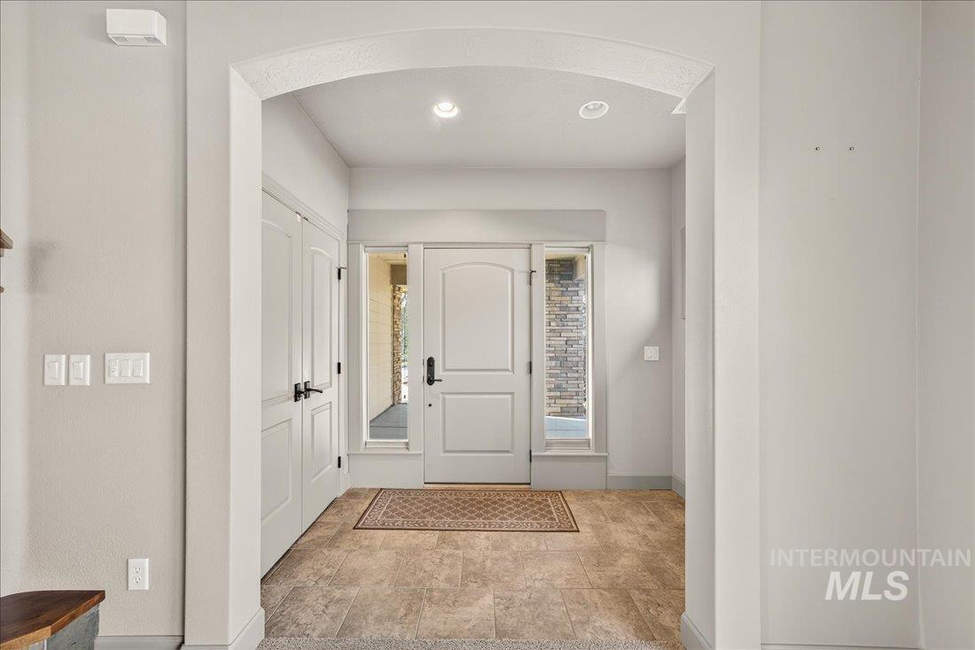 6131 N Hazelbrook Ln, Garden City, Idaho 83714, 3 Bedrooms, 2.5 Bathrooms, Residential For Sale, Price $569,000,MLS 98975591