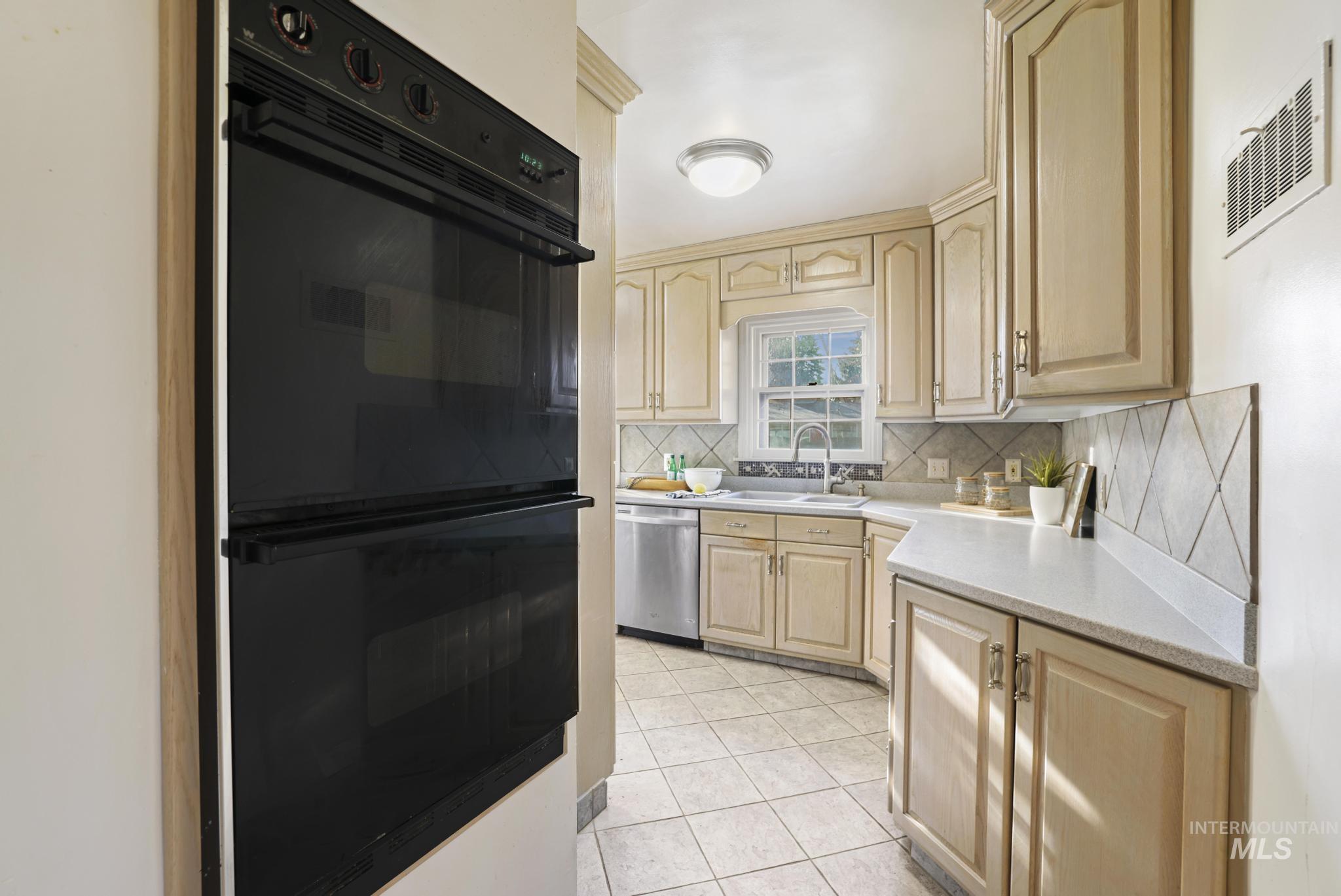 520 E Ave. A, Jerome, Idaho 83338, 4 Bedrooms, 2 Bathrooms, Residential For Sale, Price $339,900,MLS 98975592