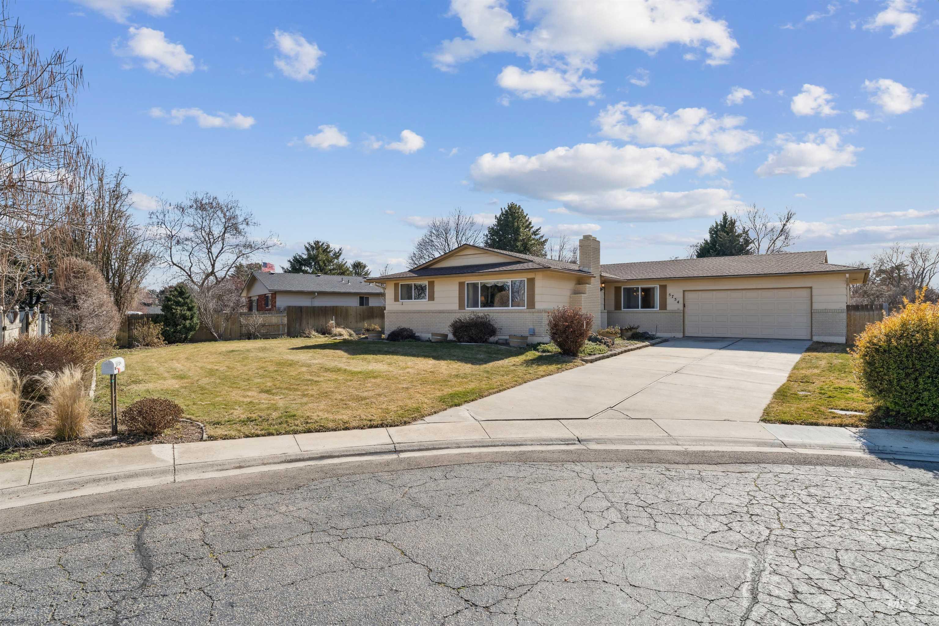 5754 N Marcliffe Ave, Boise, Idaho 83704, 5 Bedrooms, 3 Bathrooms, Residential For Sale, Price $549,900,MLS 98975593