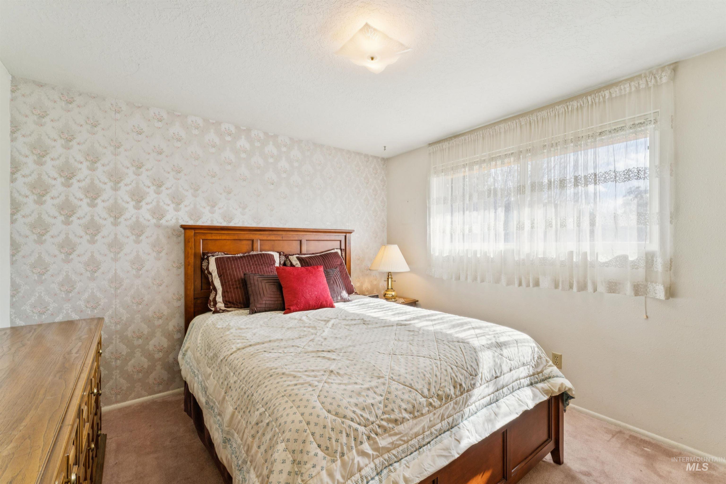 5754 N Marcliffe Ave, Boise, Idaho 83704, 5 Bedrooms, 3 Bathrooms, Residential For Sale, Price $549,900,MLS 98975593