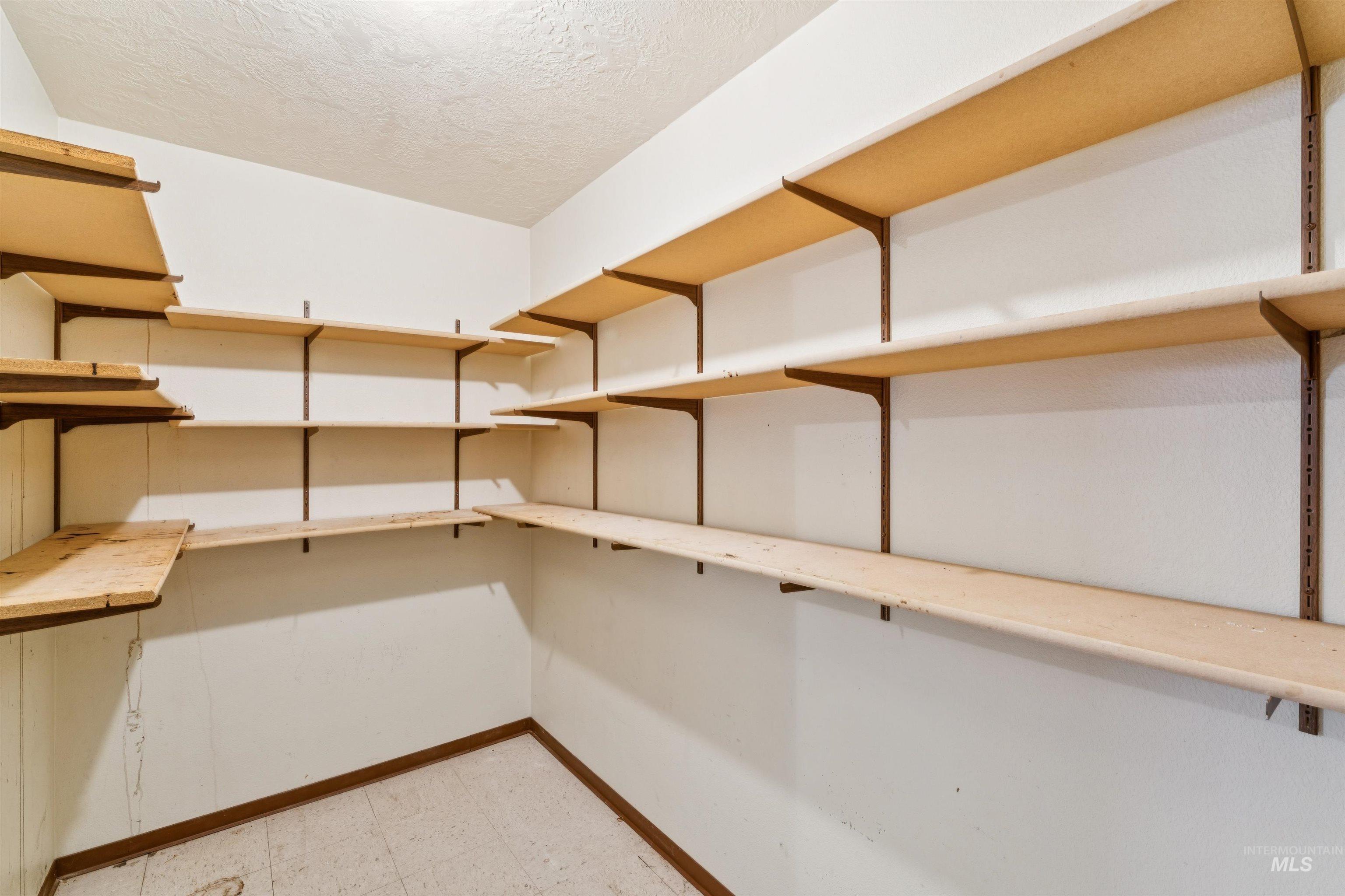 5754 N Marcliffe Ave, Boise, Idaho 83704, 5 Bedrooms, 3 Bathrooms, Residential For Sale, Price $549,900,MLS 98975593