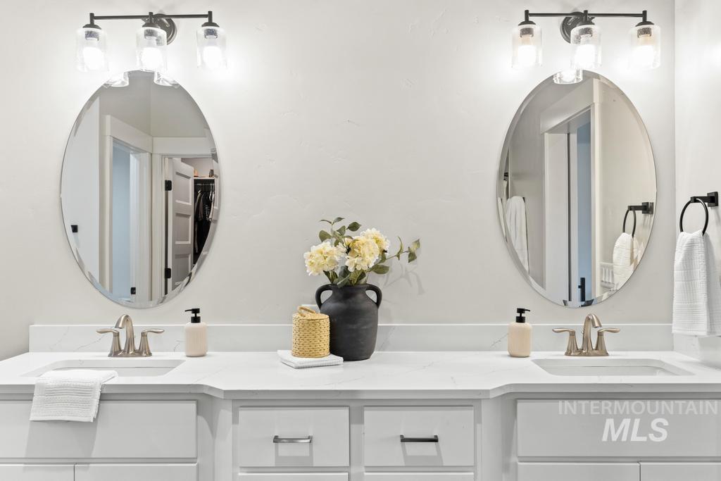 18280 N Tulip Ave, Nampa, Idaho 83687, 3 Bedrooms, 2.5 Bathrooms, Residential For Sale, Price $650,000,MLS 98975594